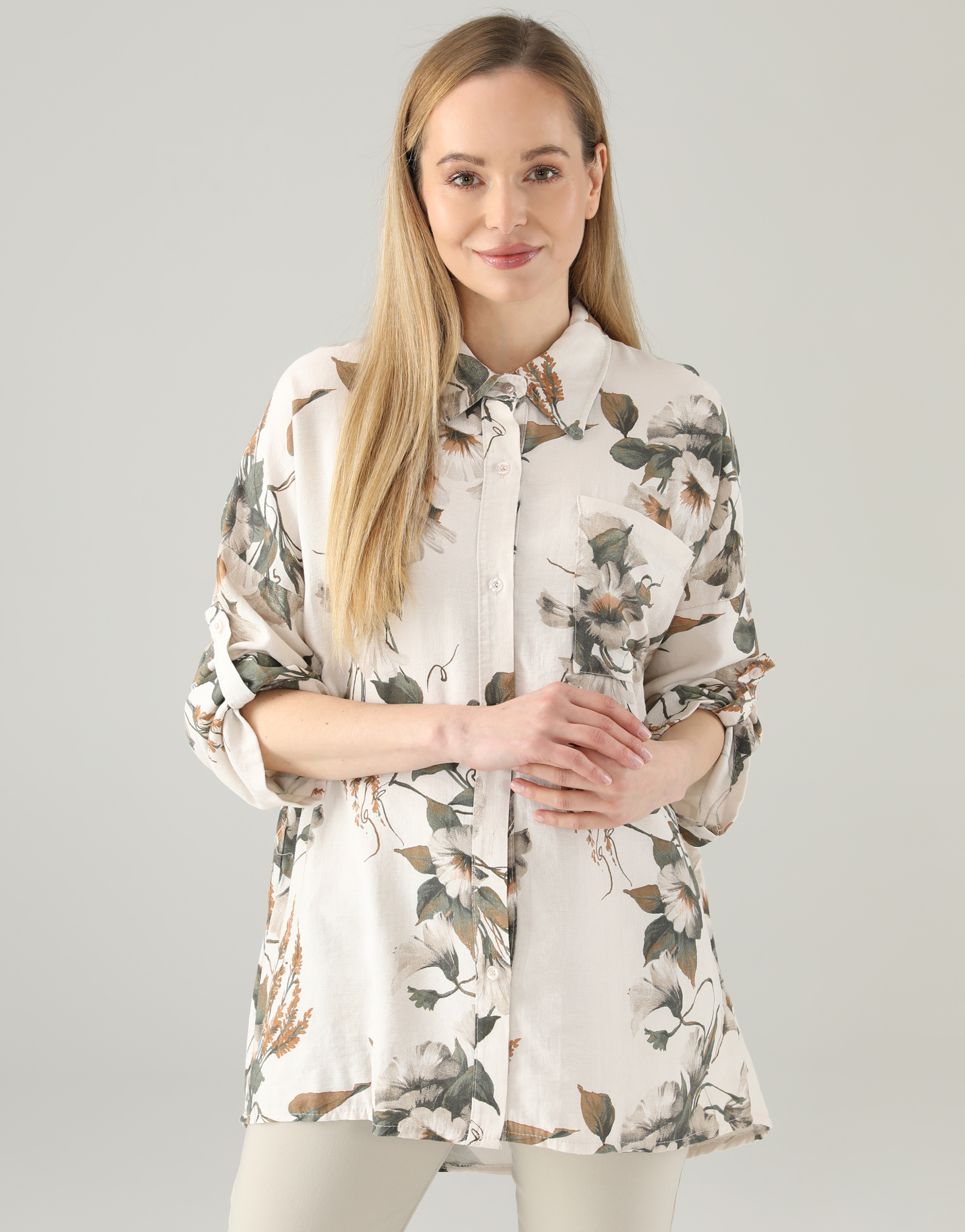 Beżowa koszula w kwiaty