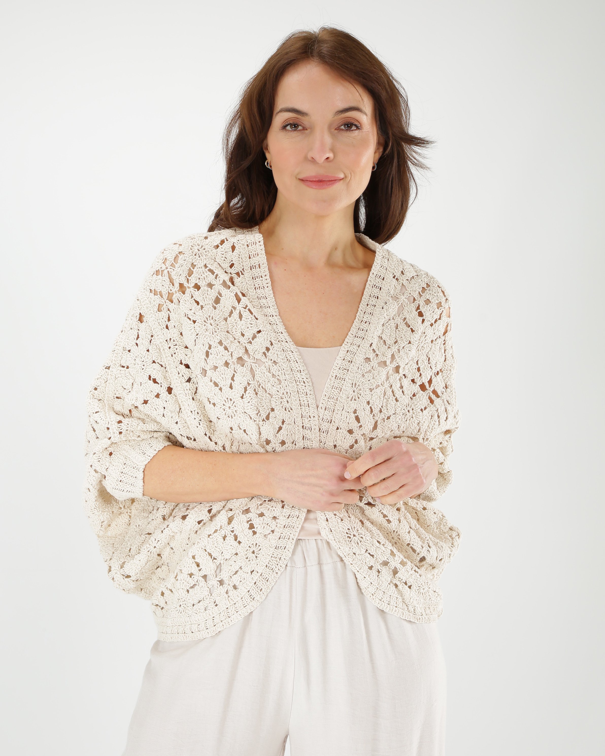 Luźna beżowa narzutka