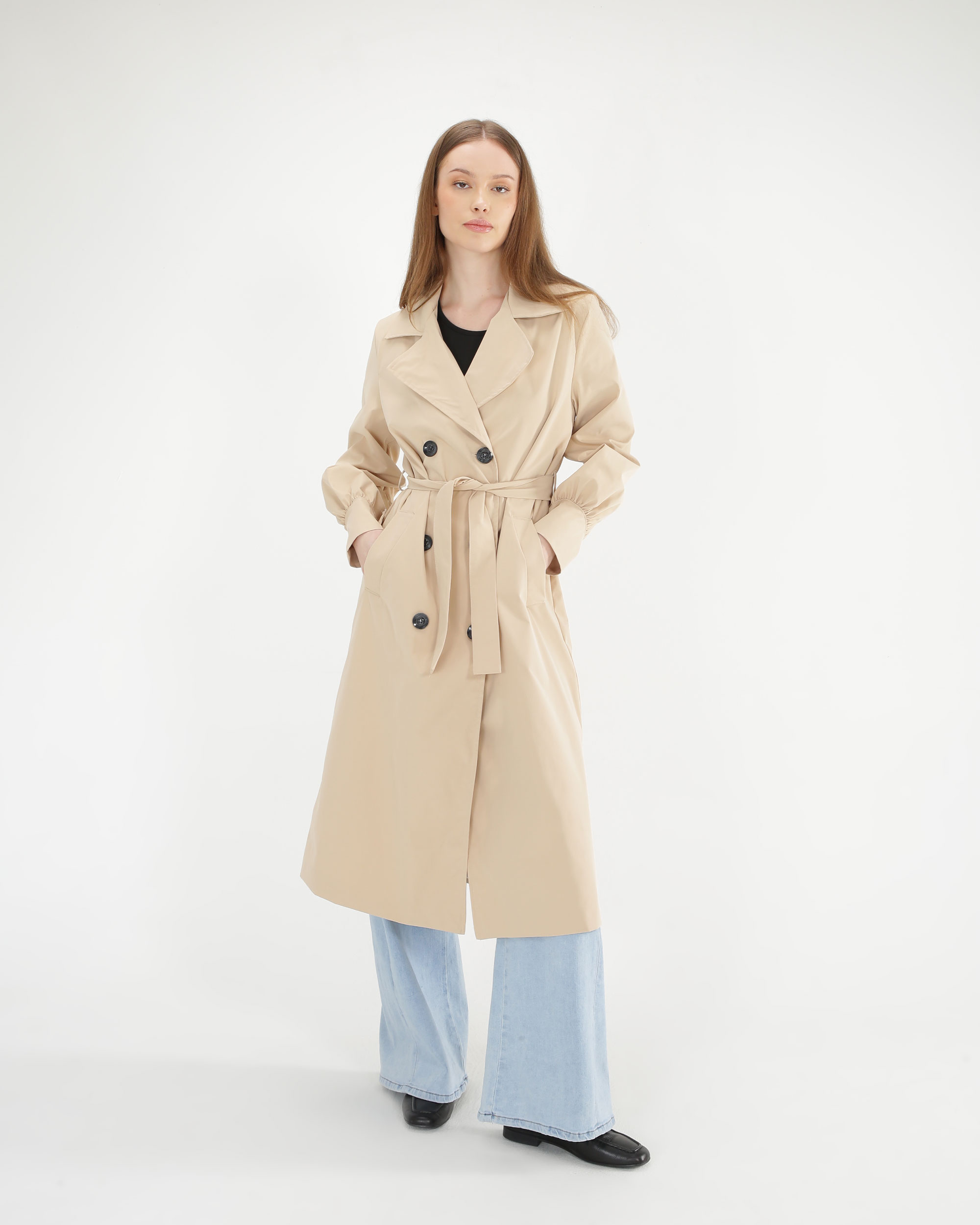 Beżowy płaszcz z podszewką