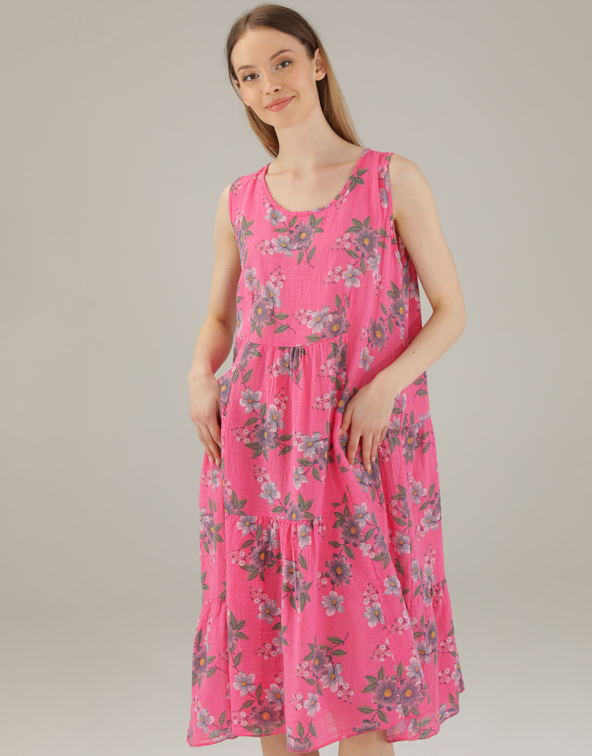 Różowa sukienka w kwiaty