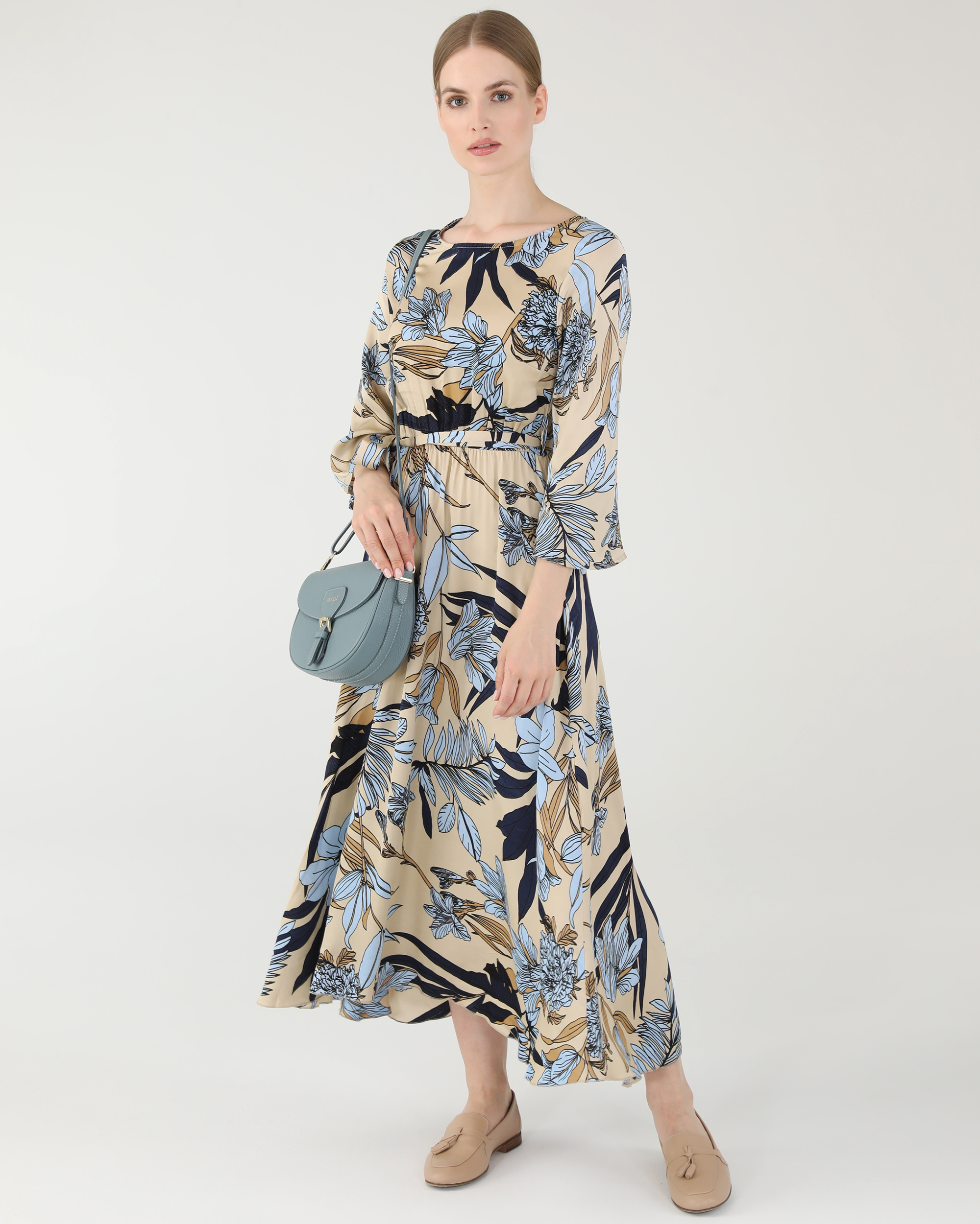 WZORZYSTA SUKIENKA Z WISKOZY G769RV23 BEI-CEL