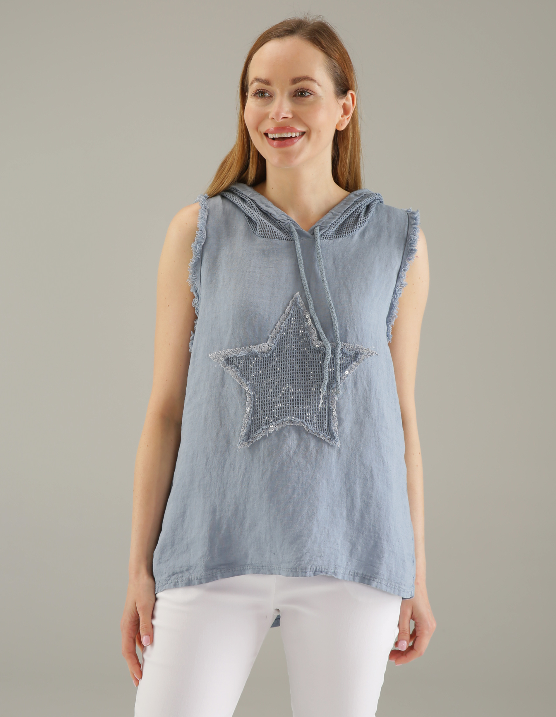 Niebieska bluzka z kapturem