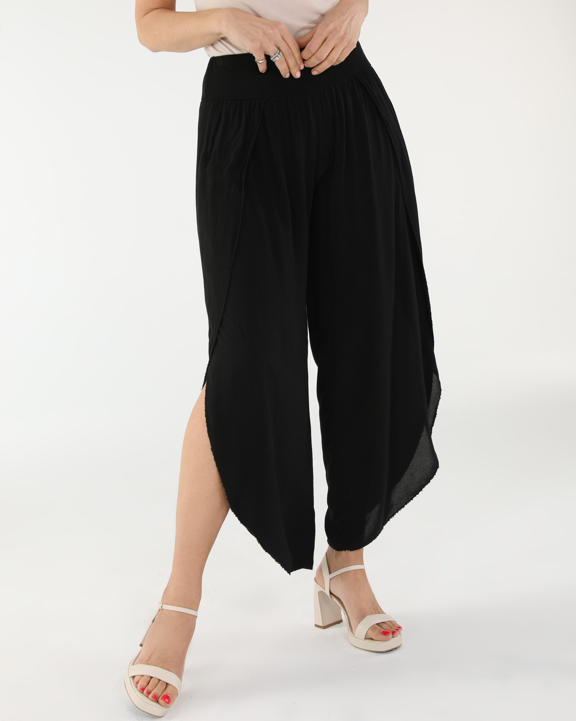 LUŹNE SPODNIE Z WISKOZY 65-6041 NERO