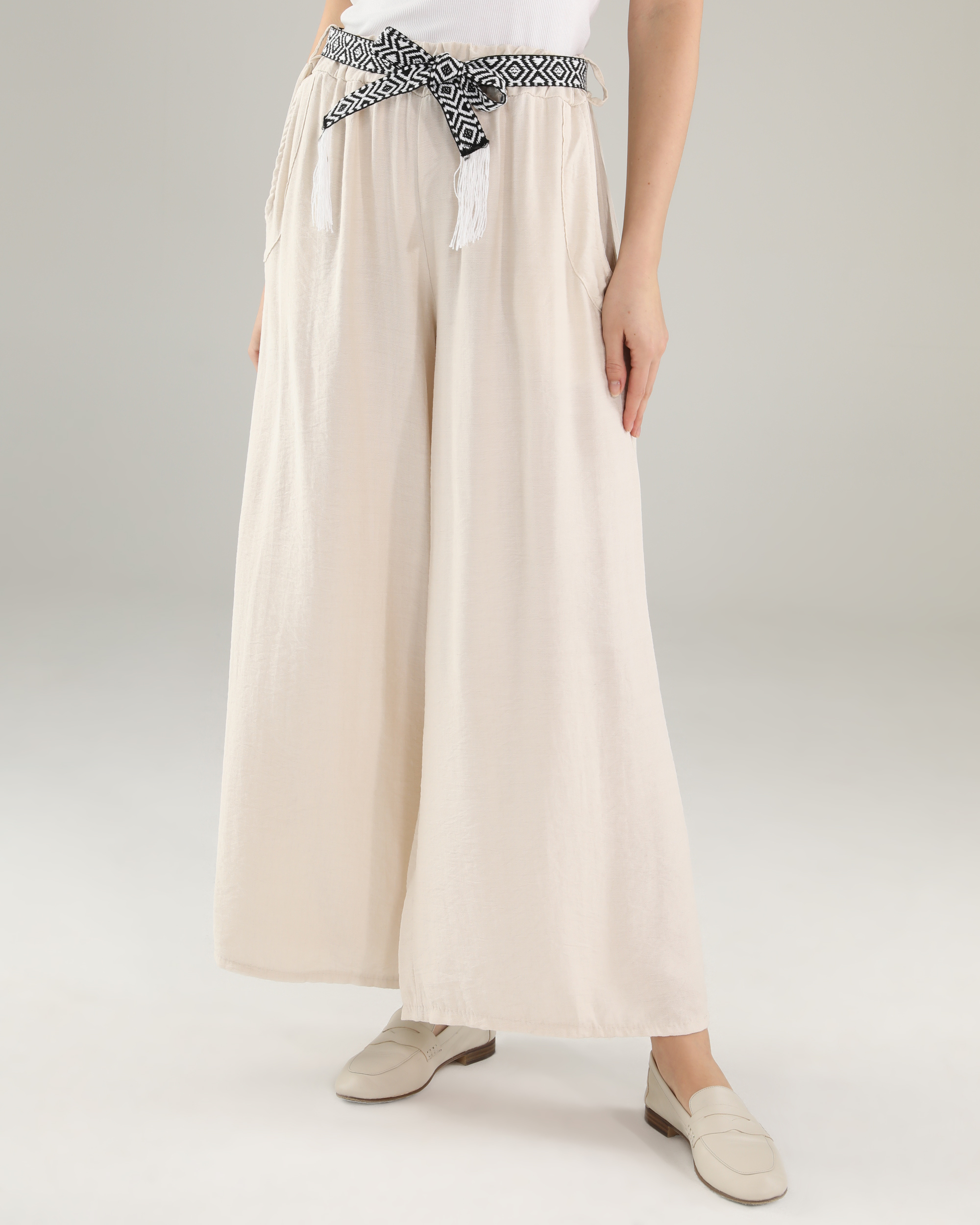 BEŻOWE SPODNIE Z PASKIEM 75-82762 BEIGE