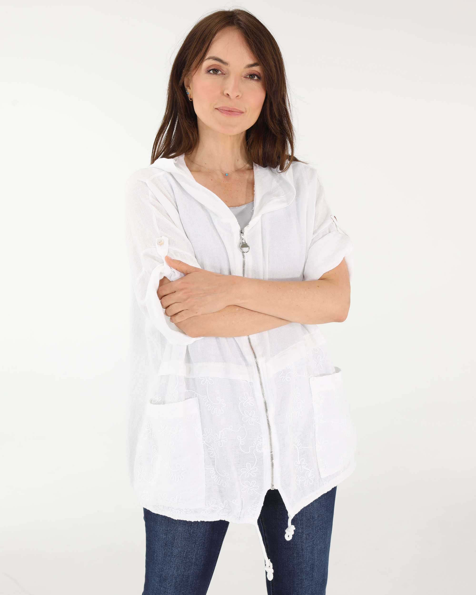 NARZUTKA Z HAFTOWANYM DOŁEM 157-3086 BIANCO