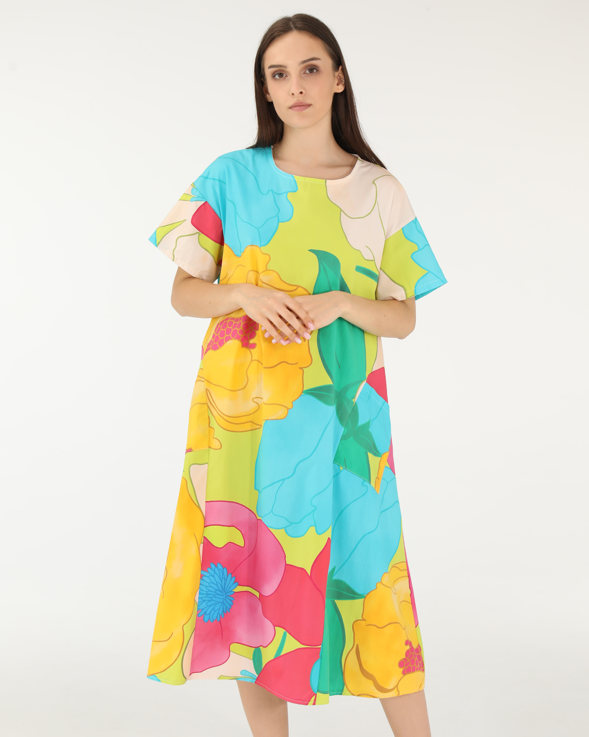 WZORZYSTA LUŹNA SUKIENKA 134-1211A MULTI