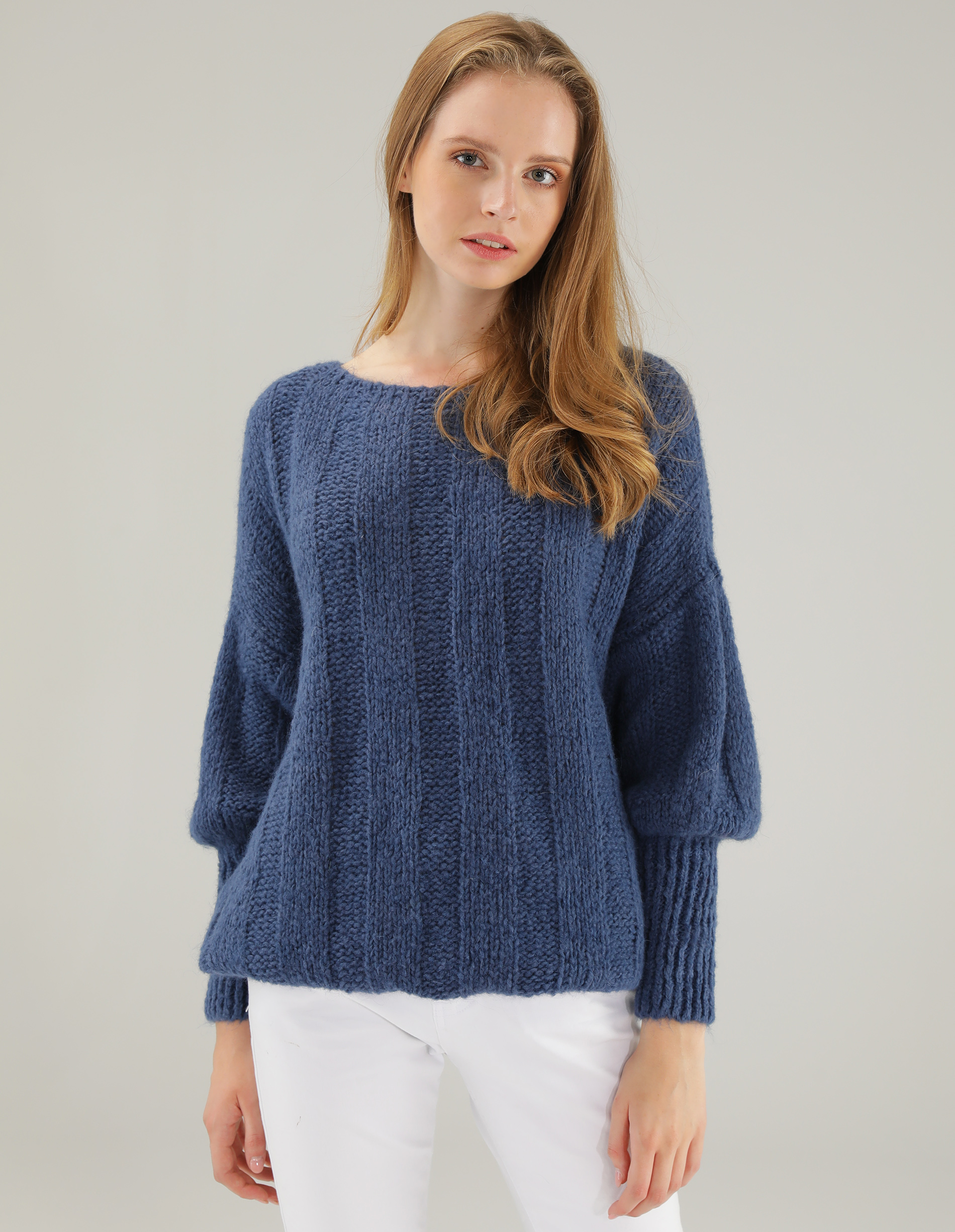 CIEPŁY SWETER Z WEŁNĄ 255-K8546 AVIO