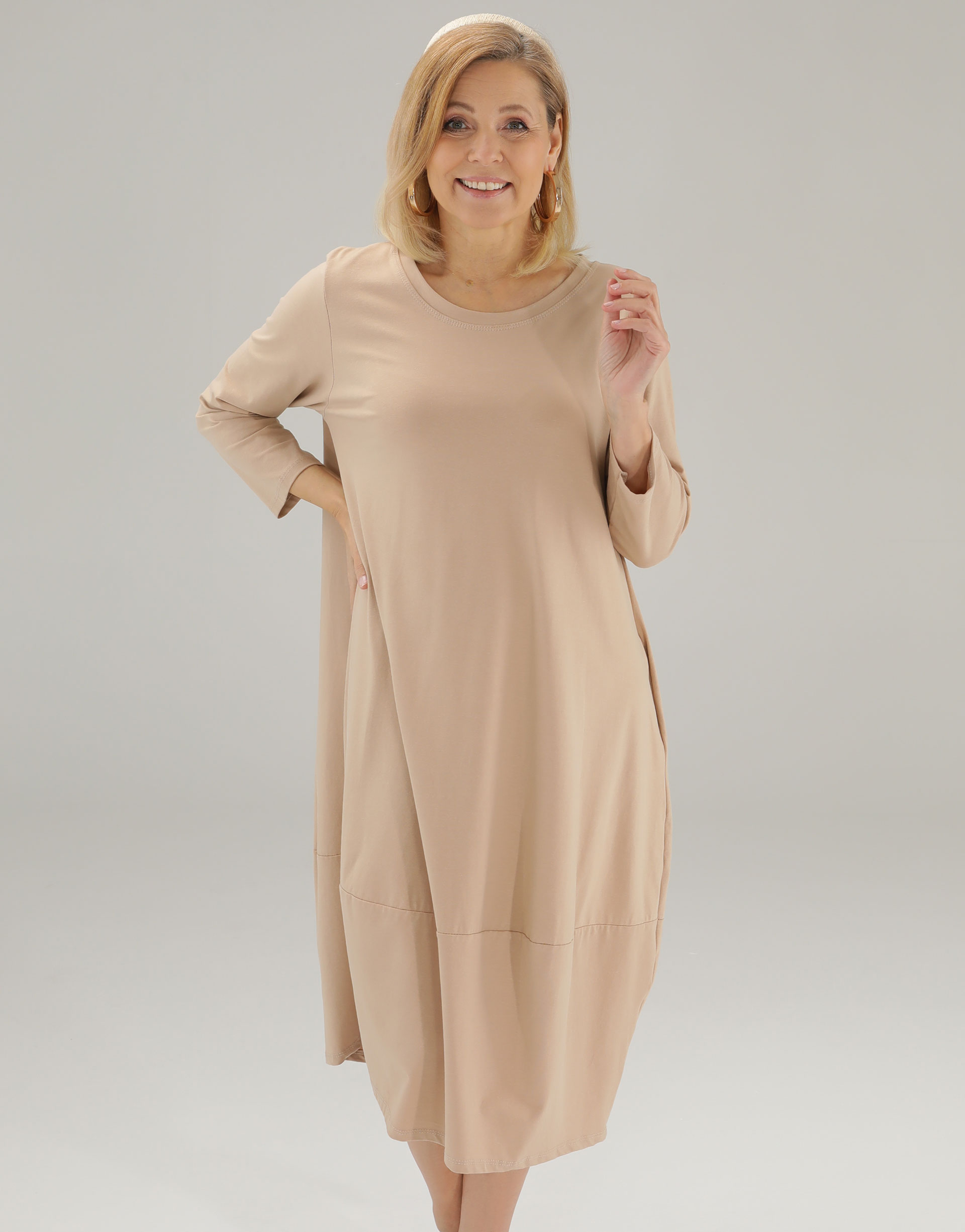 BEŻOWA SUKIENKA Z BAWEŁNY 109-21159 BEIGE