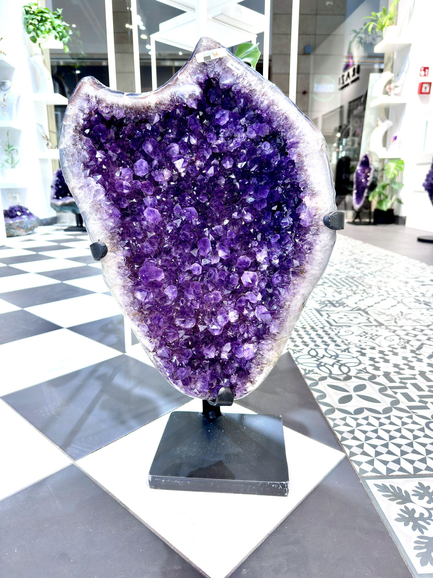 Ametyst na Czarnej podstawce nr. 44