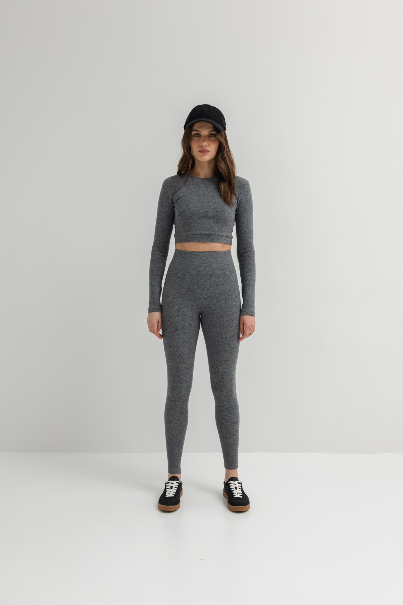 Legginsy damskie z prążkowanej dzianiny w kolorze GRAPHITE nakrapiany- HIPS-M