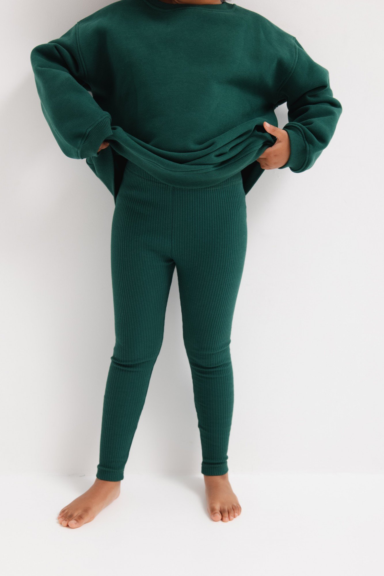 MINI legginsy z prążkowanej dzianiny w kolorze FOREST GREEN - HIPS-128-134 (8-9)