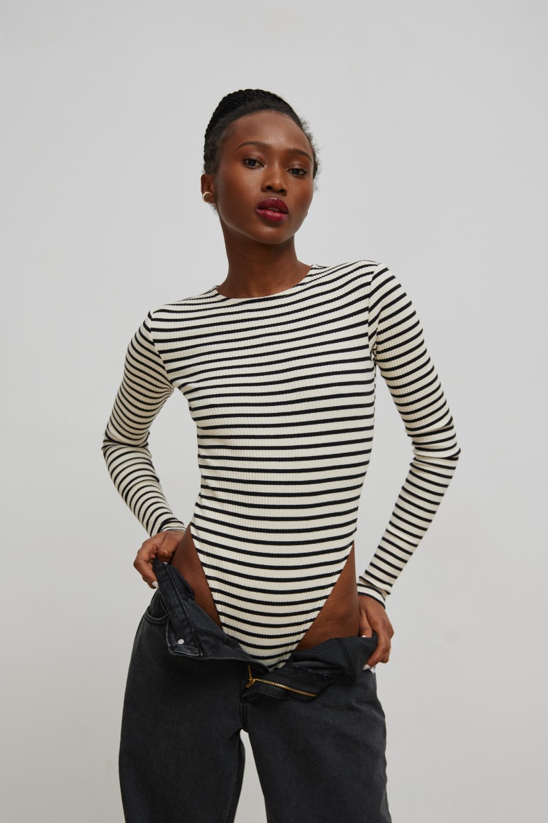 Dopasowane body z długim rękawem w paski BEIGE & BLACK - DASH -XL