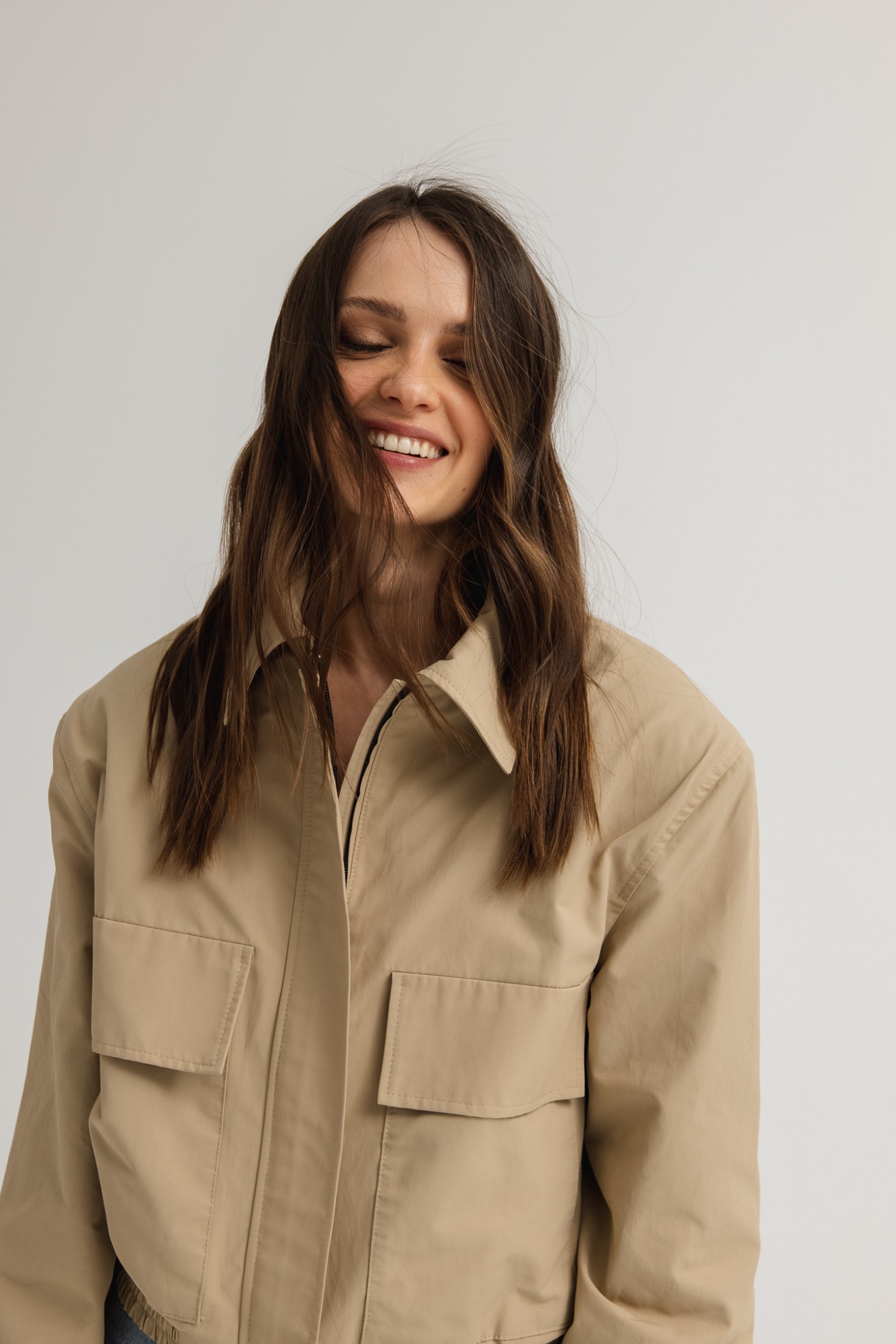 Krótka kurtka bomberka w kolorze BEŻOWYM - WONDER-M