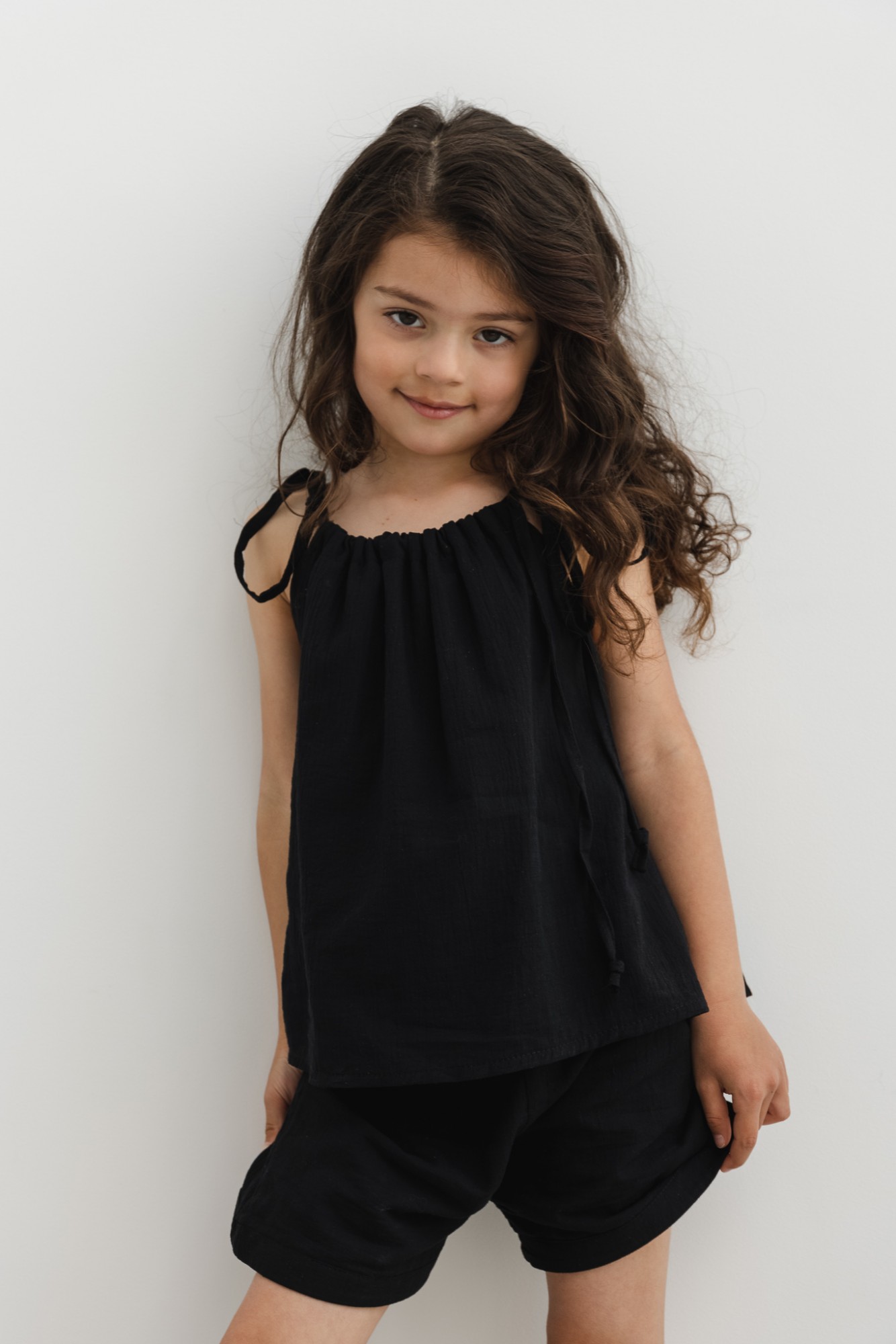 MINI bluzka BAWEŁNIANA z wiązaniem na ramionach w kolorze TOTALLY BLACK - DAFNE-92-98 (2-3)