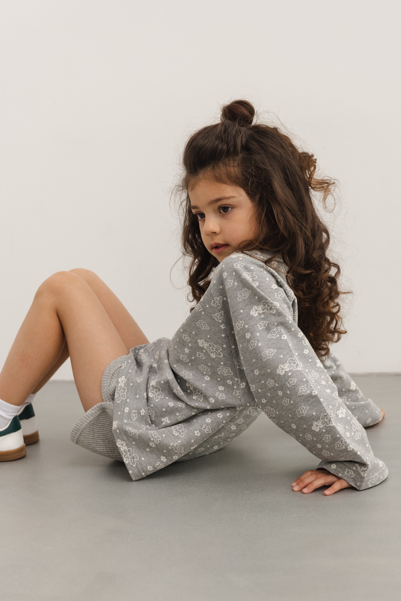 MINI bluza typu oversize z printem w kwiaty w kolorze GREY PRINT - POPPY-92-98 (2-3)