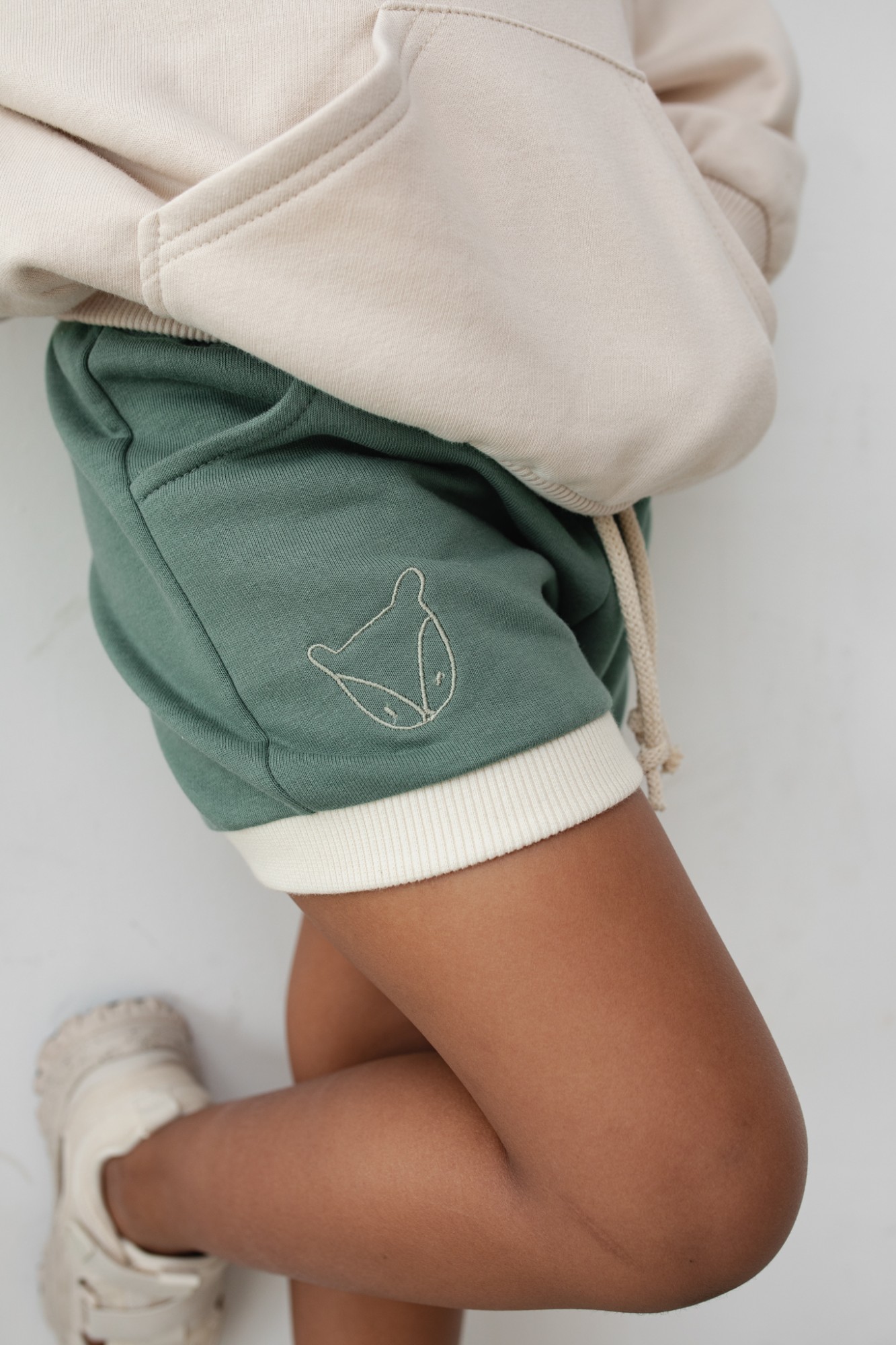 MINI spodenki z beżowym obszyciem w kolorze NORTH ATLANTIC - BOBBY-92-98 (2-3)