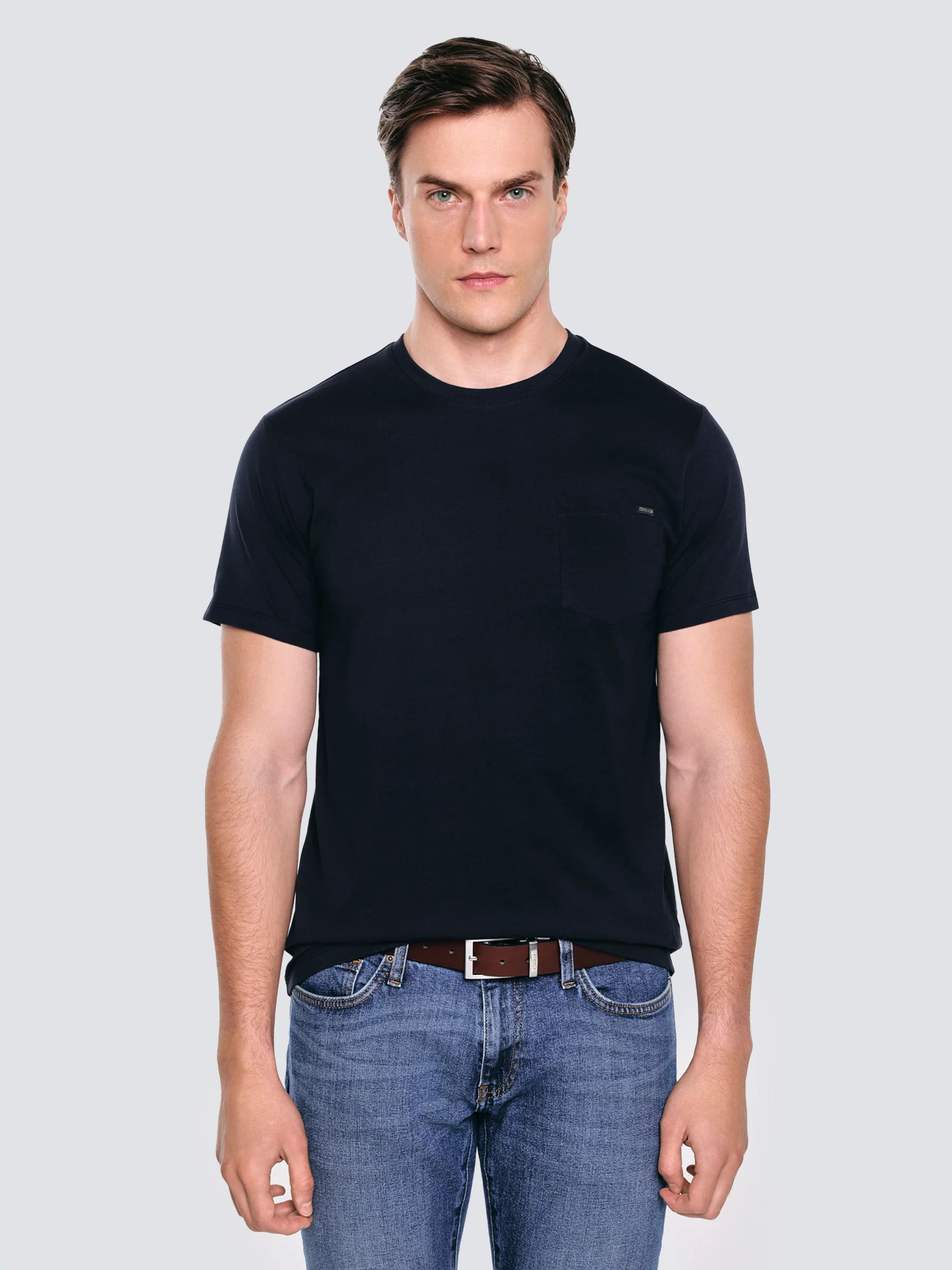 Koszulka męska z kieszonką granatowa Carbon 403