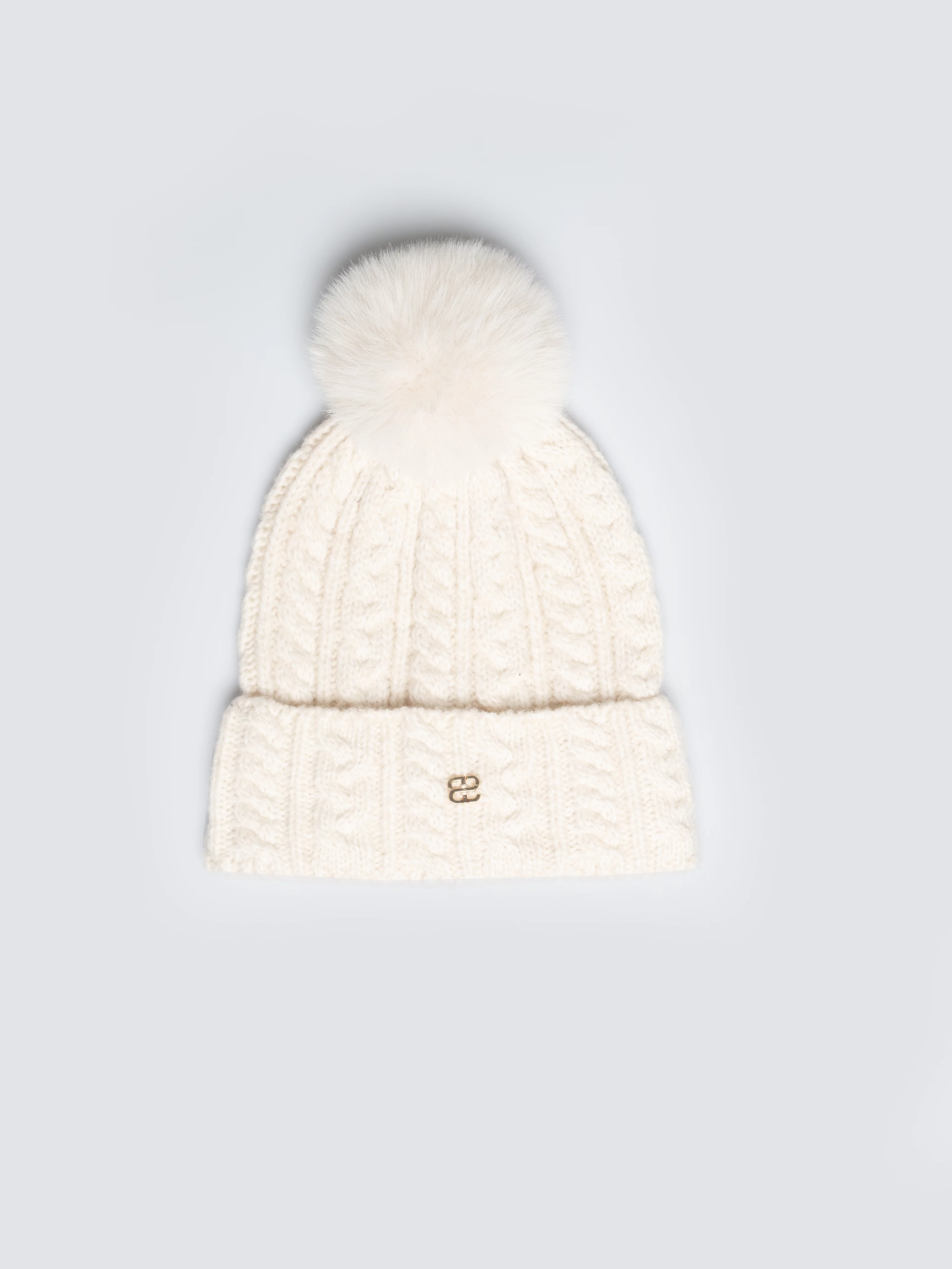 Czapka damska z dekoracyjnym splotem z pomponem kremowa Carole 103