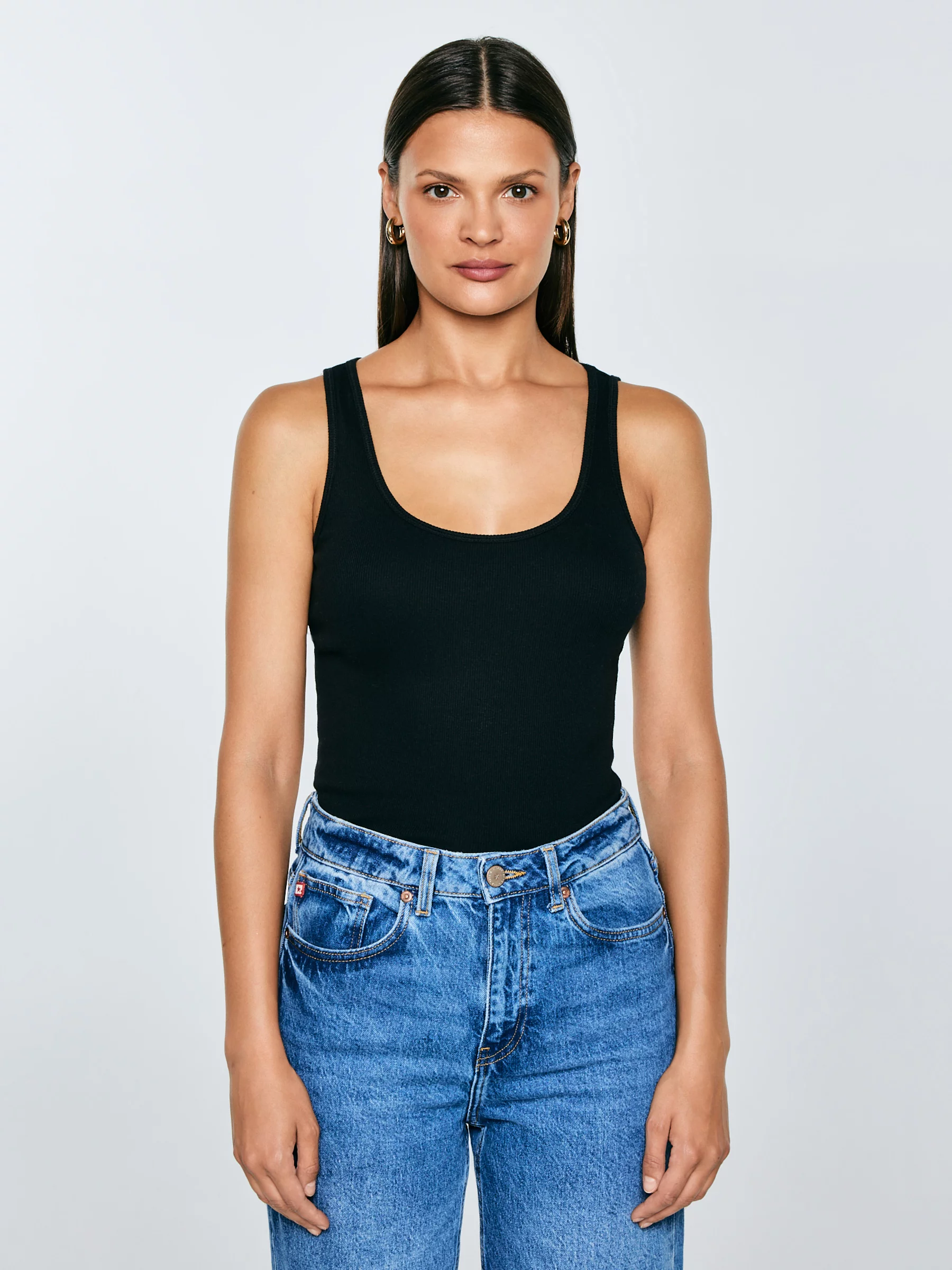 Koszulka damska na ramiączkach czarna Alena 906