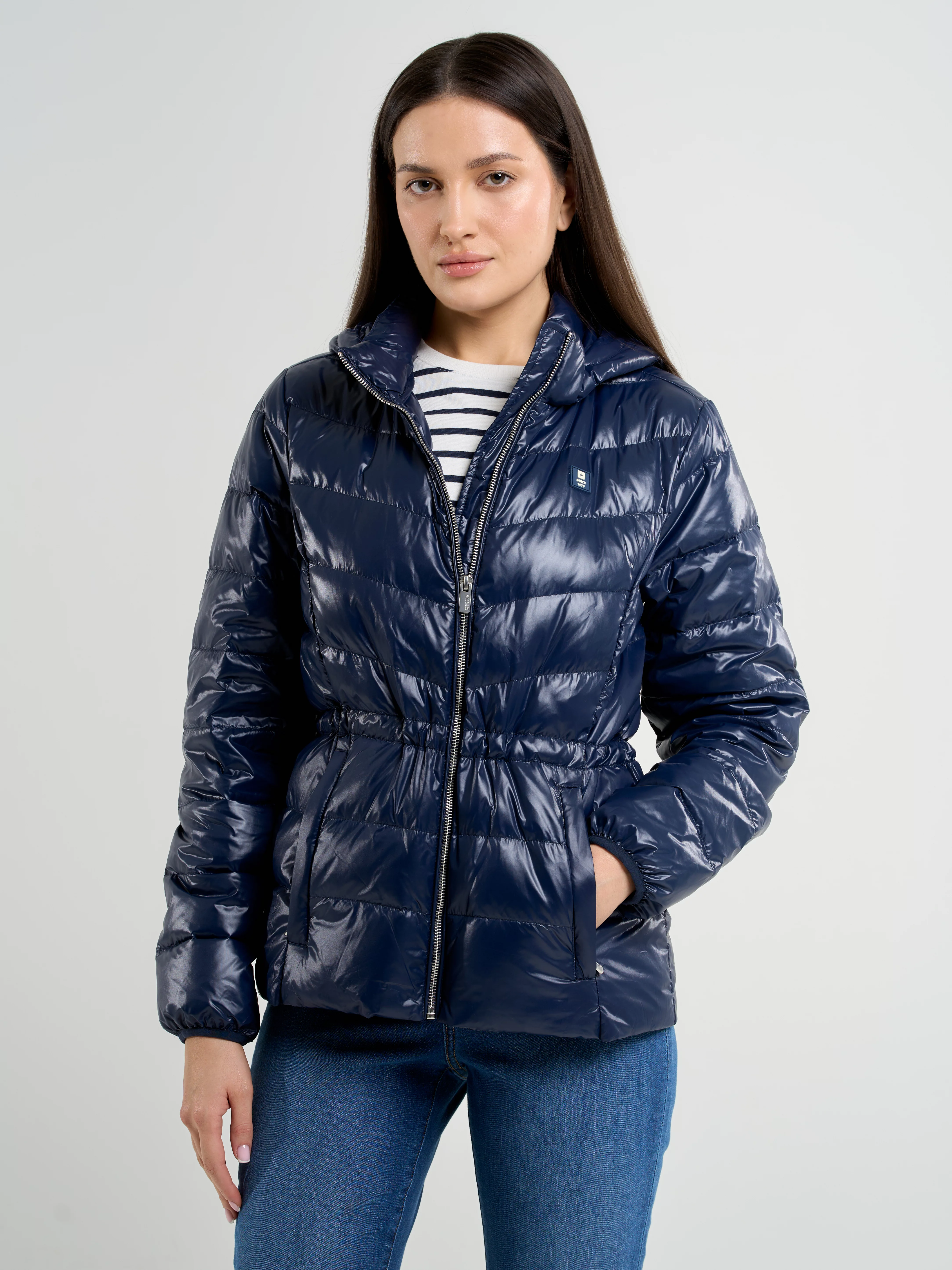 Kurtka damska puchowa z gumką w talii z kapturem granatowa Anissa 403