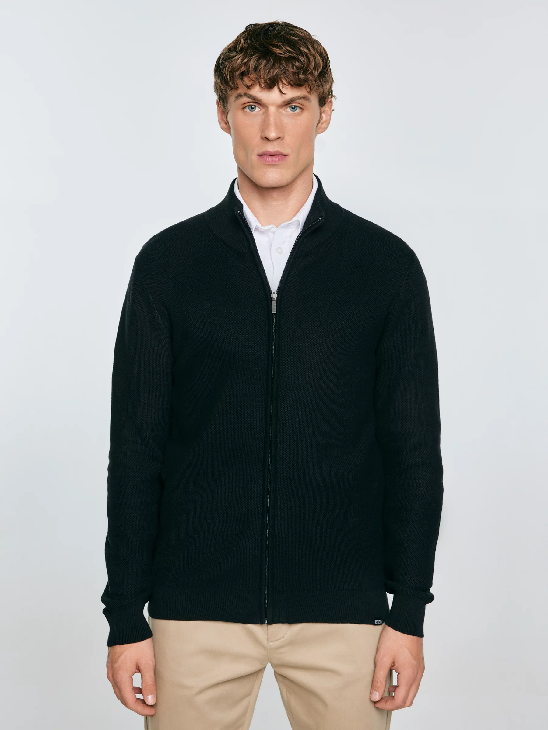 Sweter męski rozpinany ze stójką czarny Olafi 906