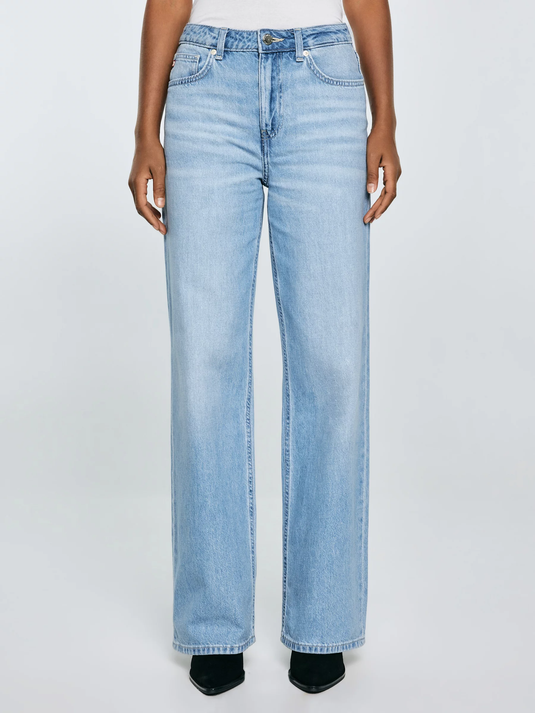 Jeansy damskie z szeroką nogawką niebieskie Atrea 195