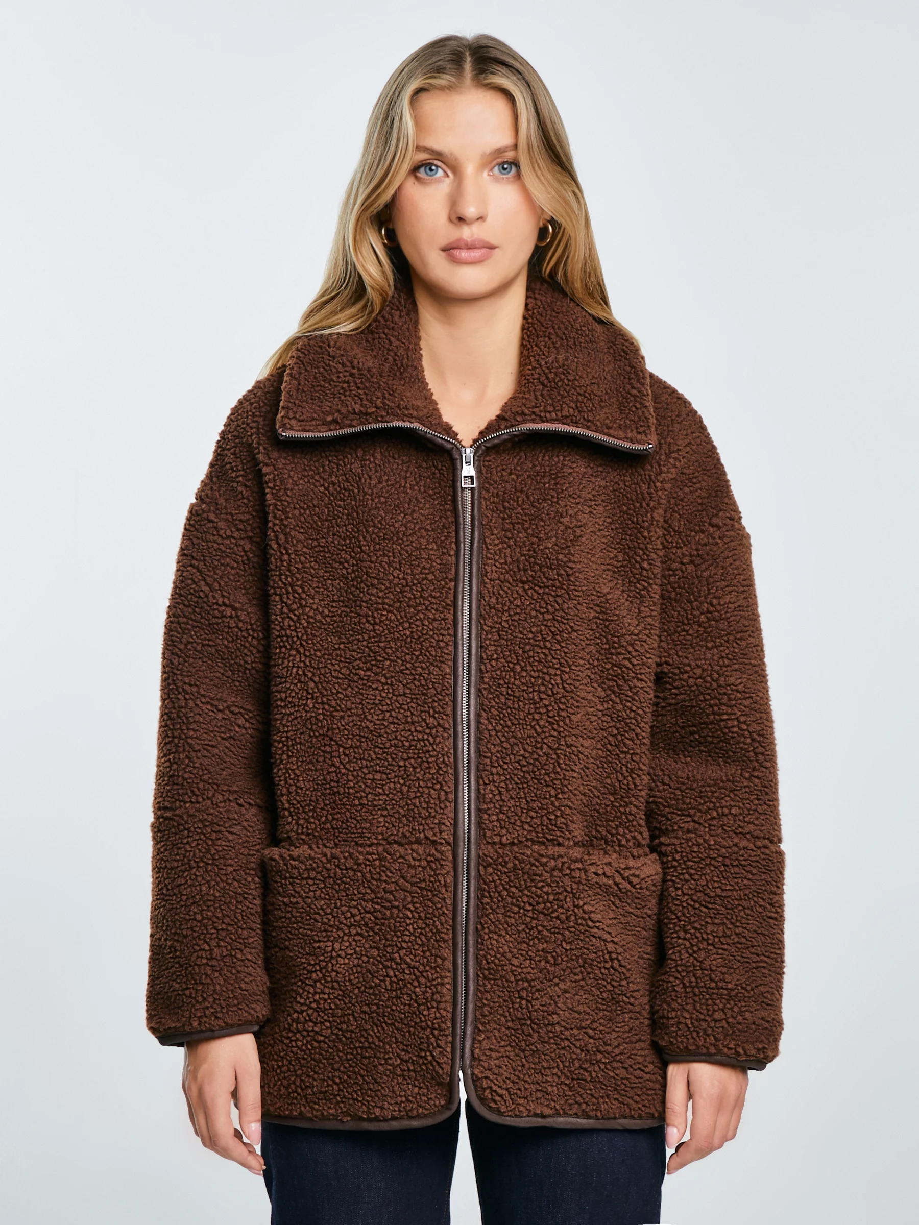 Bluza damska z imitacji baranka brązowa Anabela 804