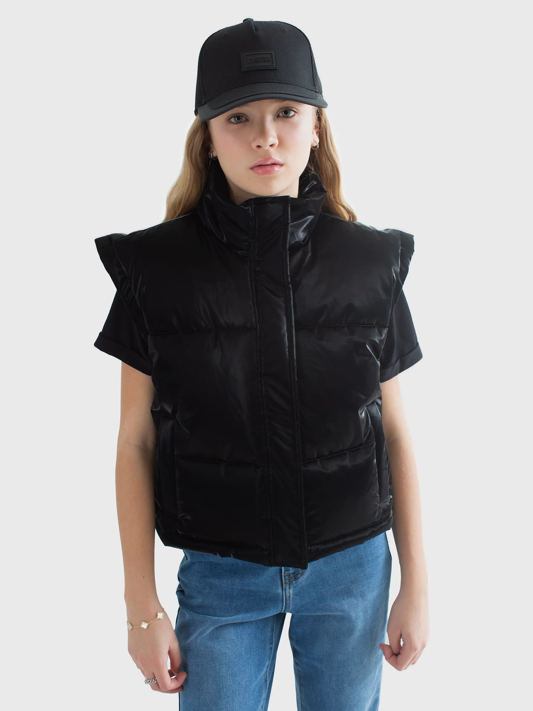 Kamizelka dziewczęca pikowana czarna Nenvia 906