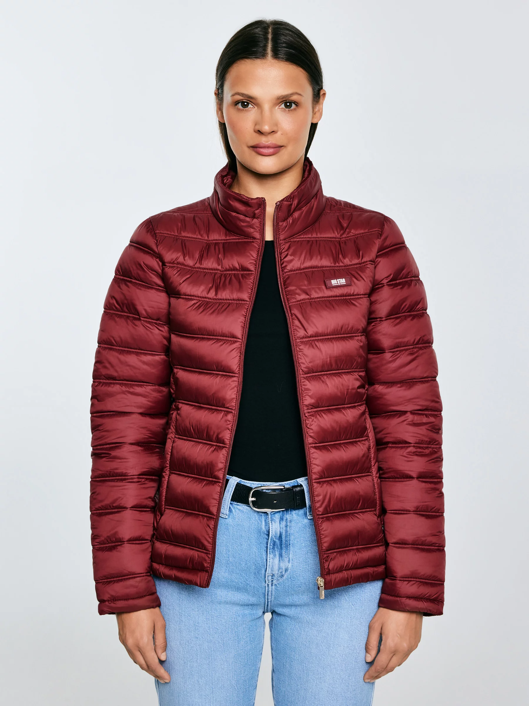 Kurtka damska pikowana z odpinanym kapturem bordowa Azeala23 604