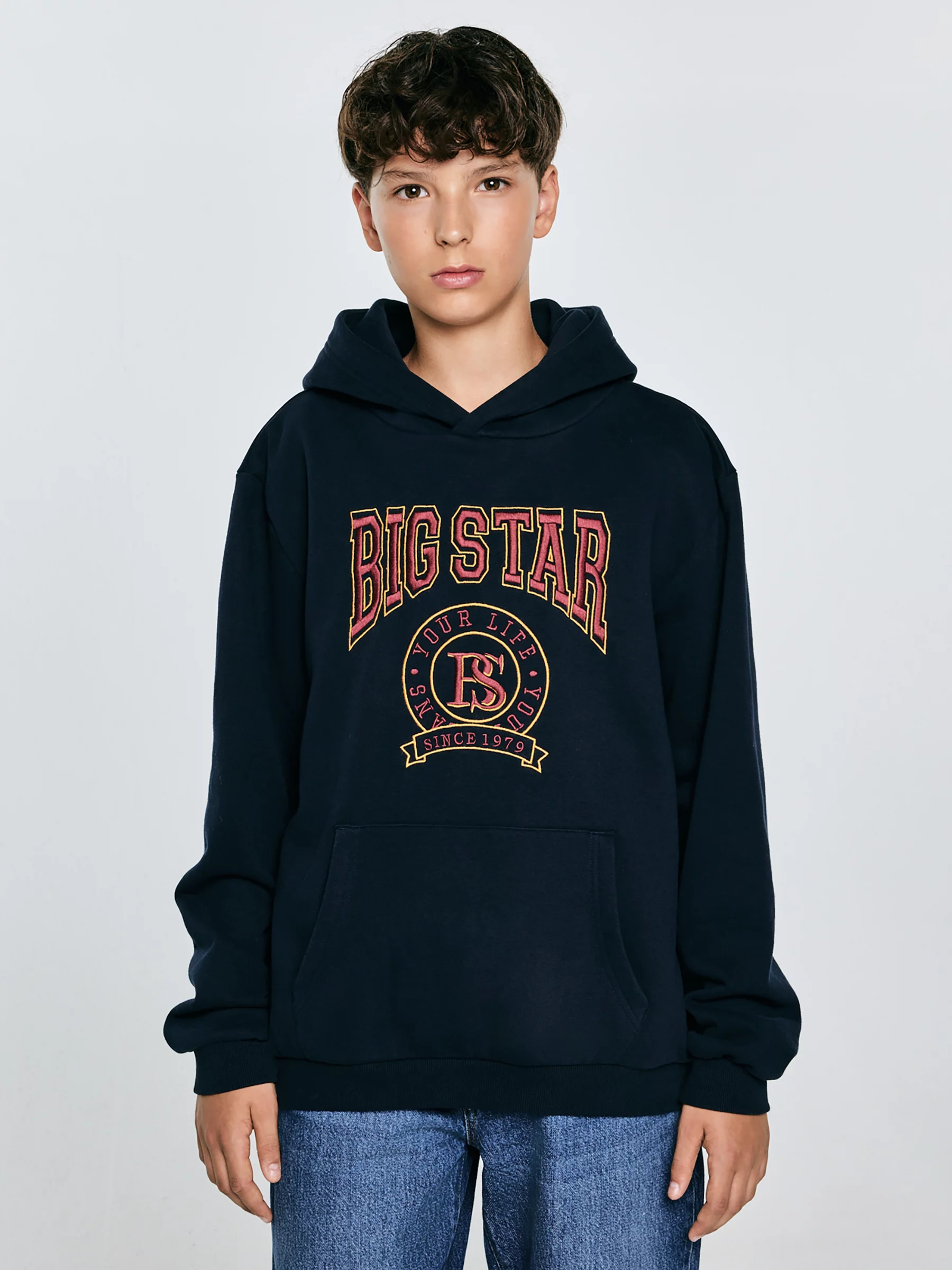 Bluza chłopięca z kapturem z haftem granatowa Liron 403