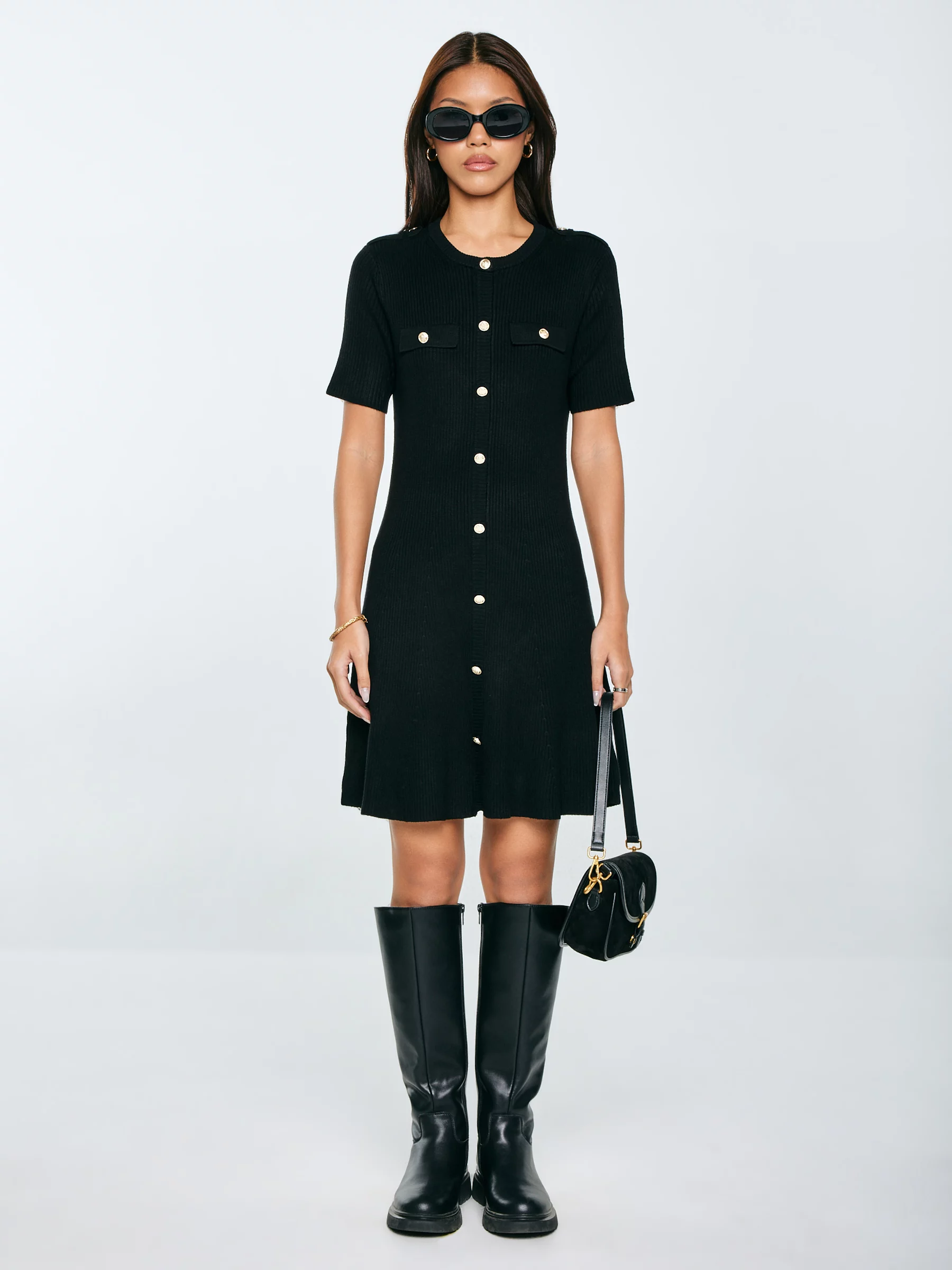 Sukienka damska mini z wiskozy z ozdobnymi guzikami czarna Dilara 906