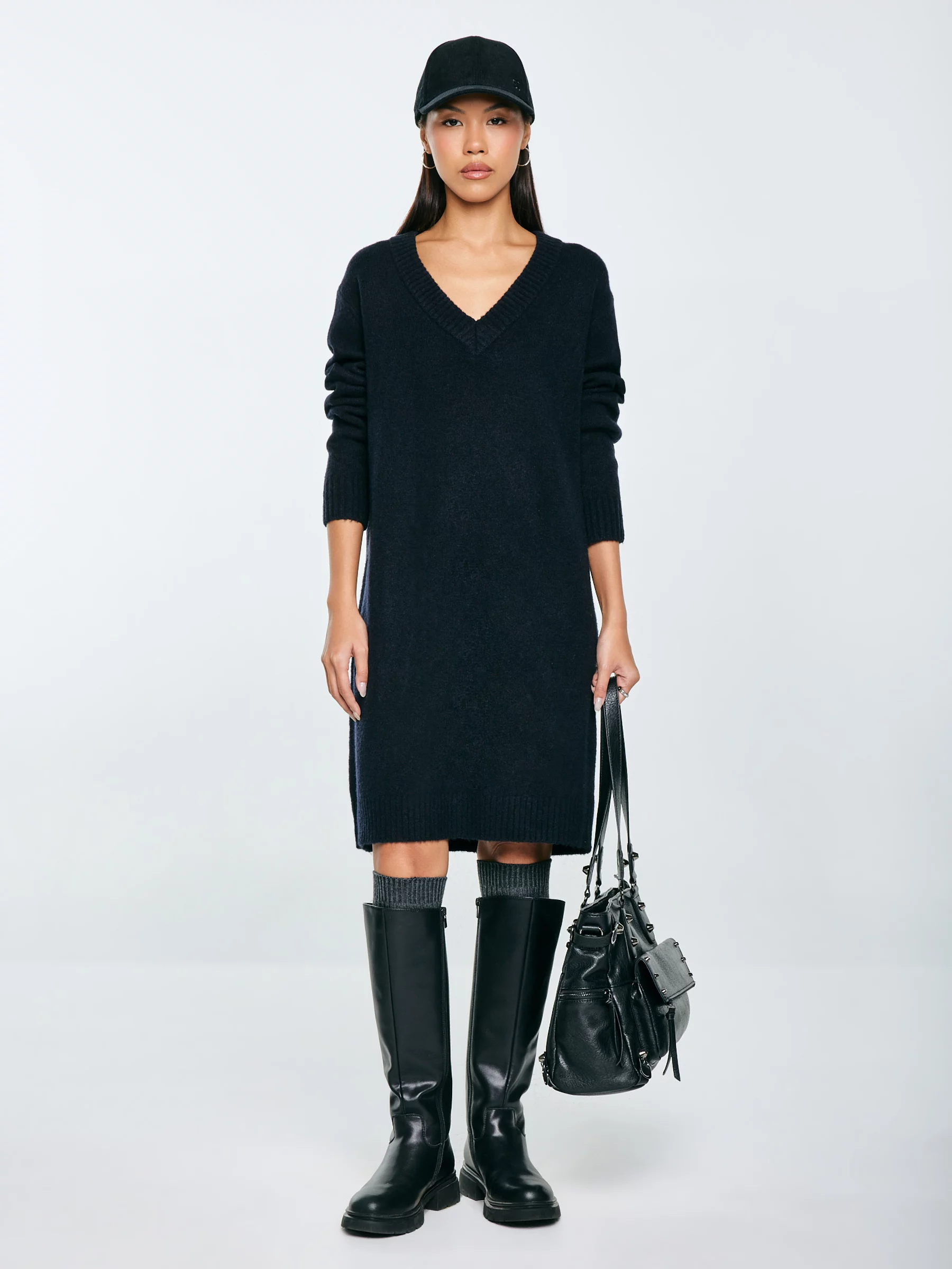 Sukienka damska dzianinowa z dodatkiem wełny czarna Julita 906