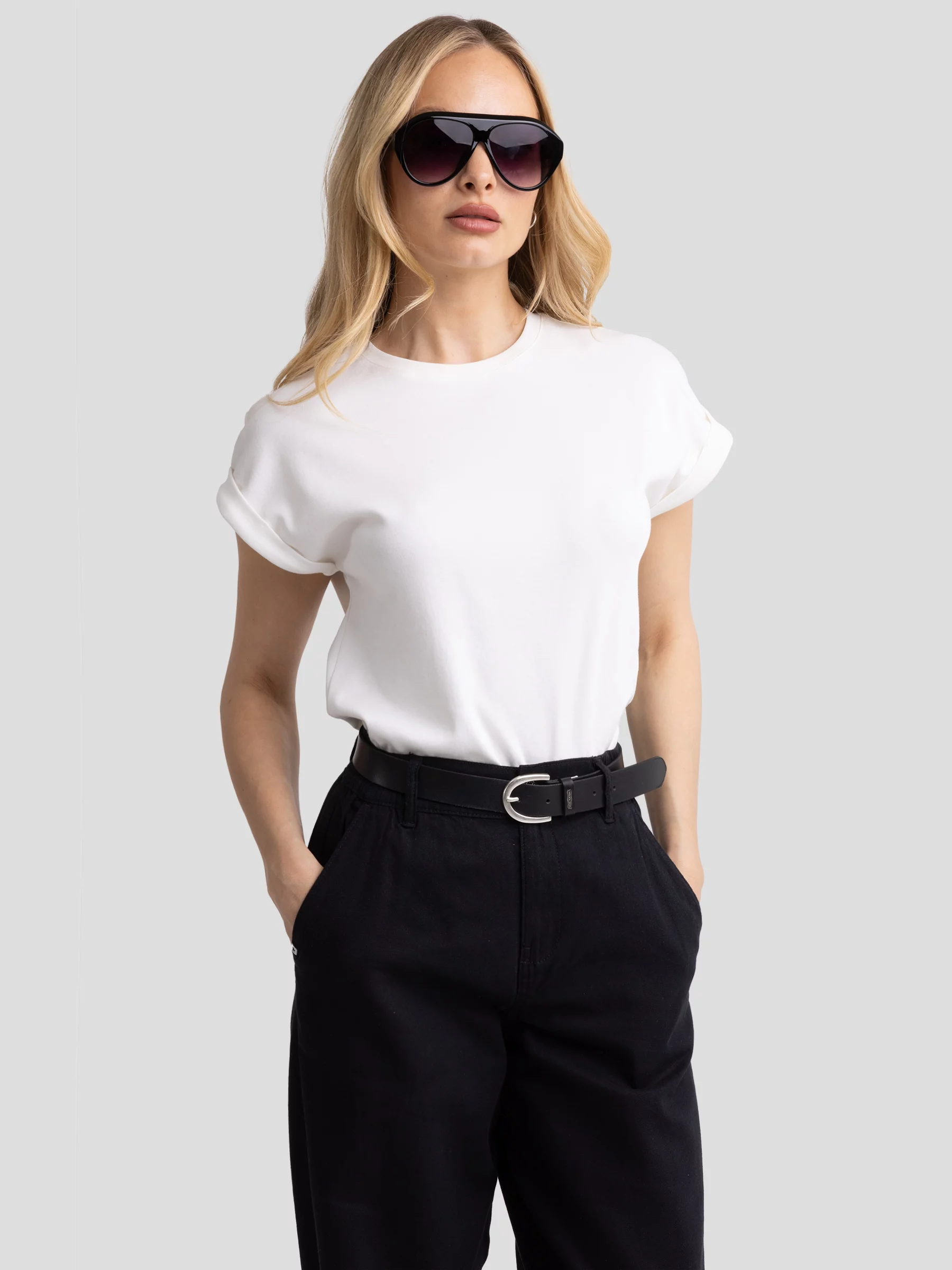 Koszulka damska z podwijanym rękawem biała Adela 100