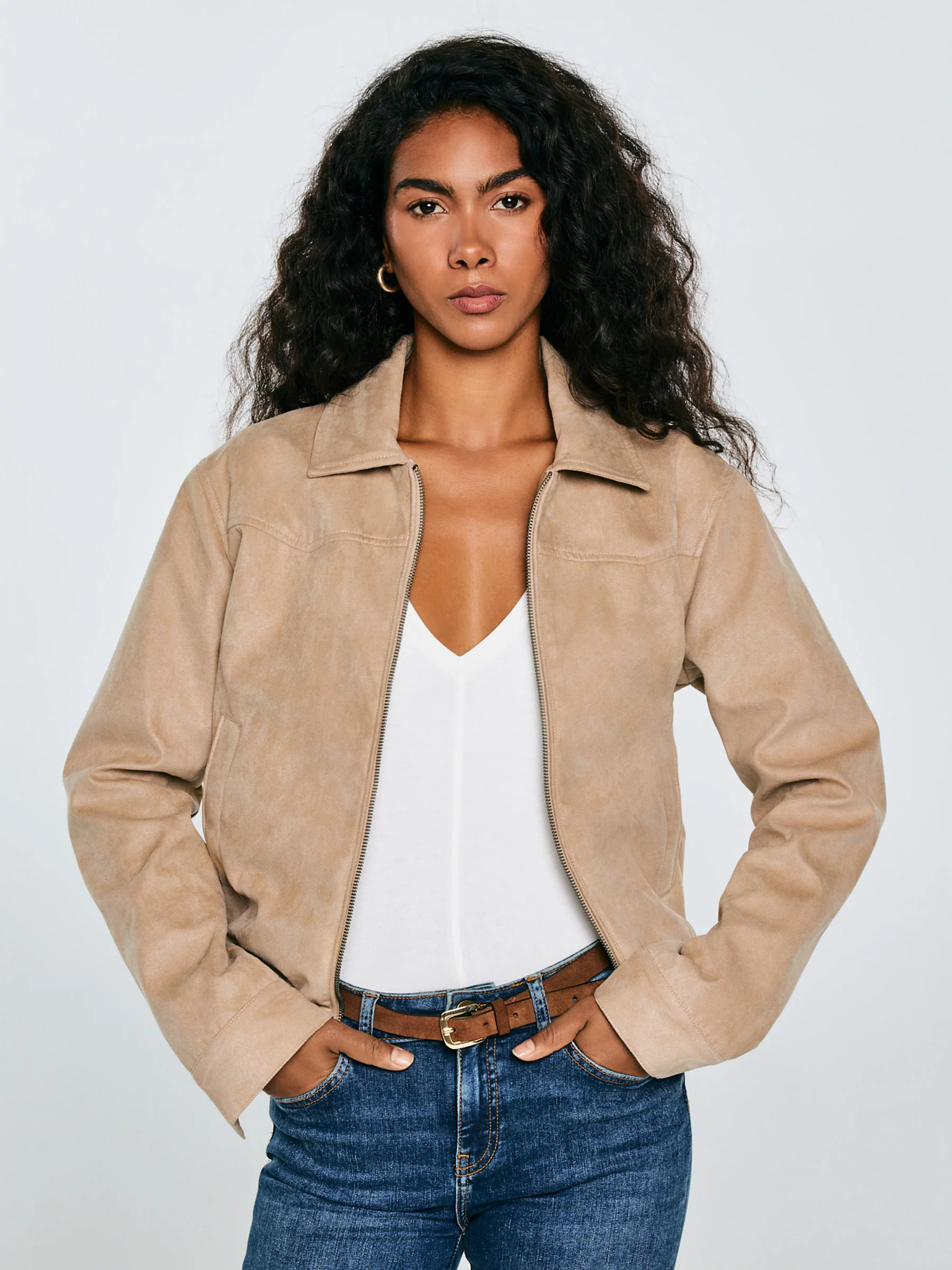 Kurtka damska bomberka z imitacji zamszu beżowa Arisash 805