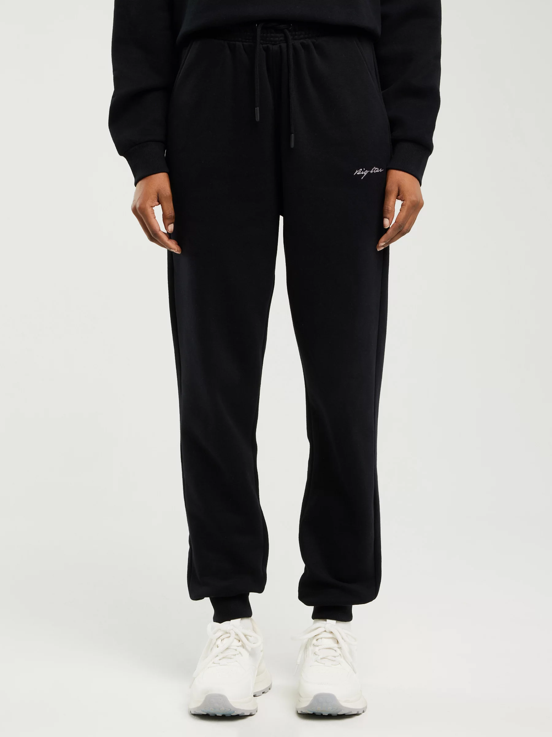 Spodnie damskie dresowe czarne Foxie 906/ Megan 906