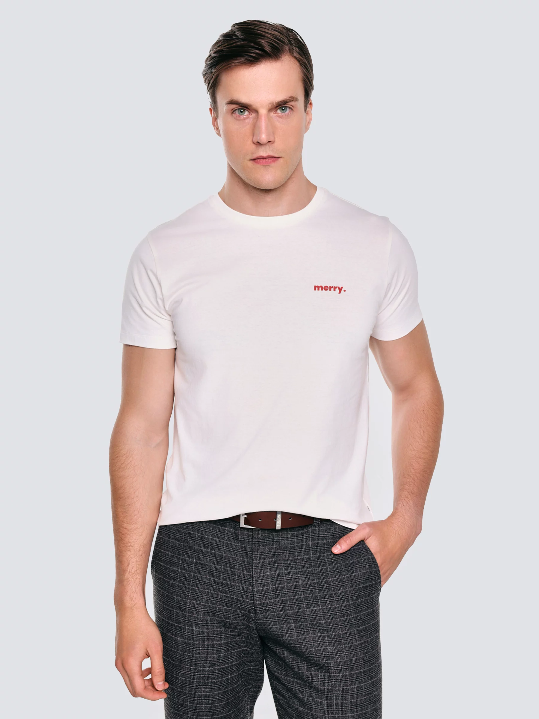 Koszulka męska z niewielkim nadrukiem na piersi biała Karr 100