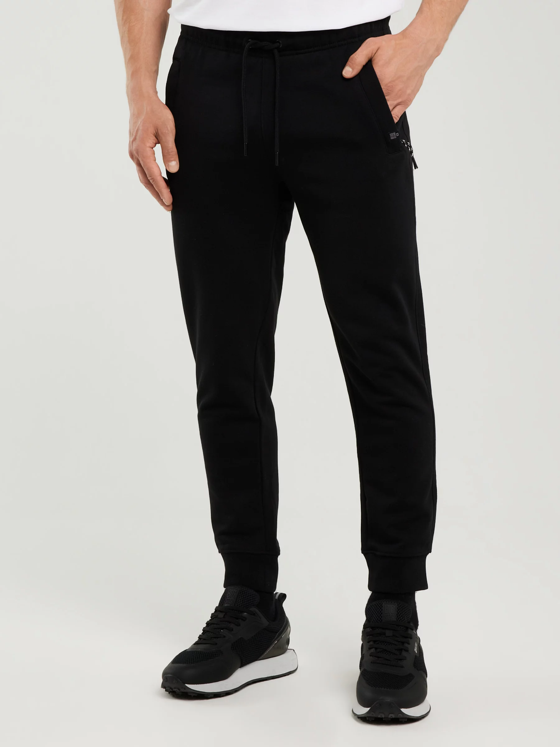 Spodnie męskie dresowe czarne Pylyp 906