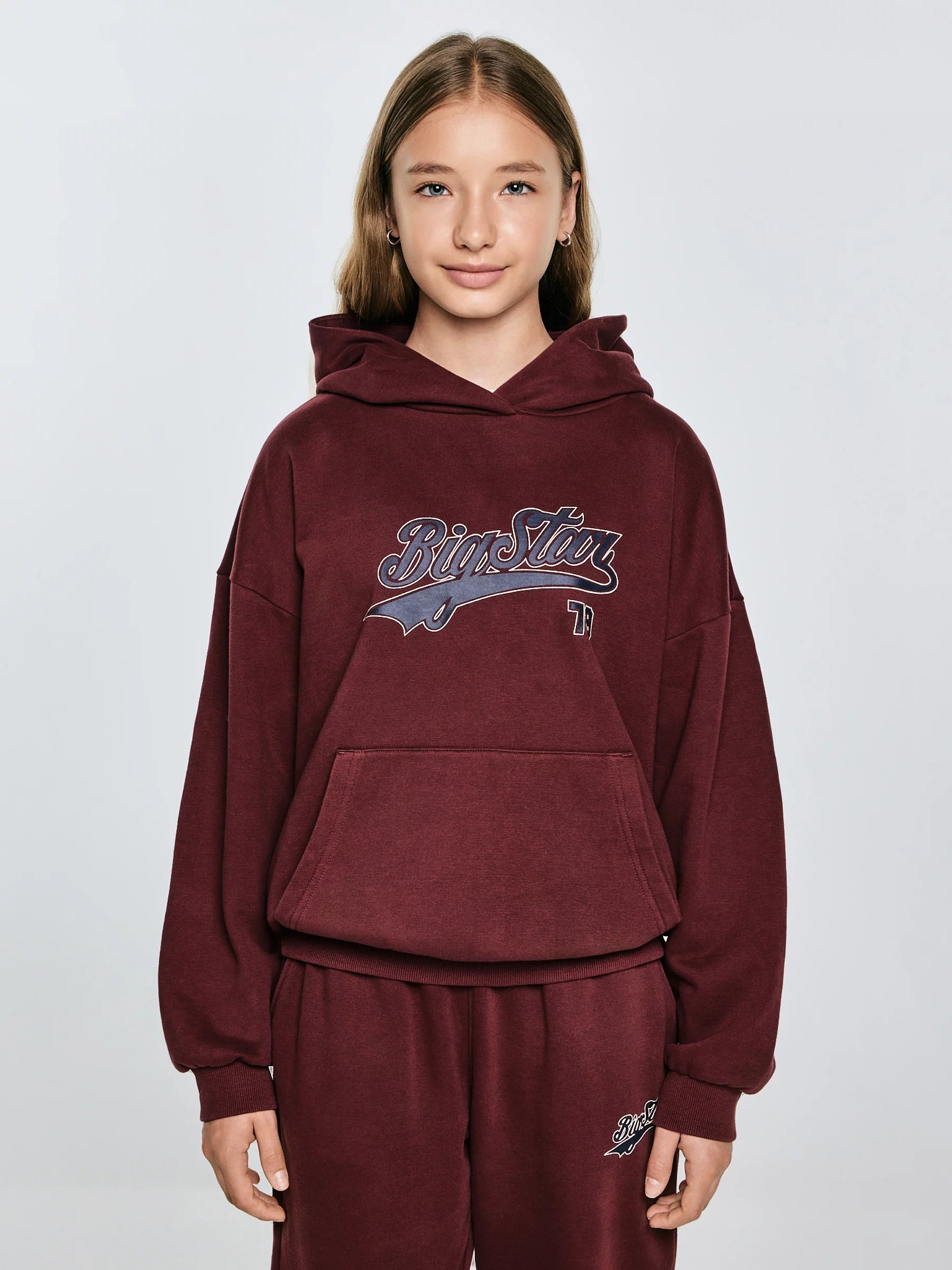 Bluza dziewczęca z kapturem z nadrukiem bordowa Rubilia 604