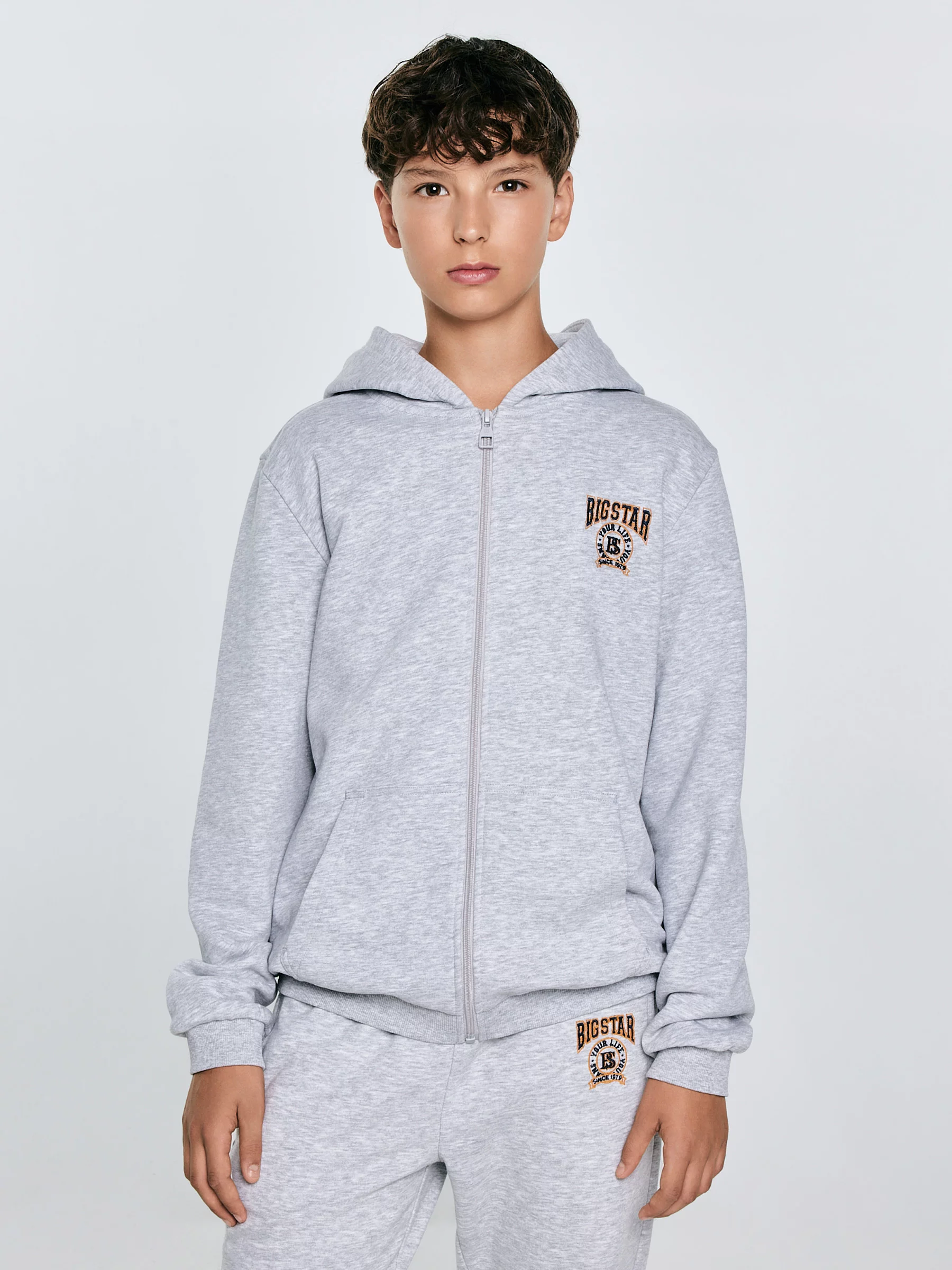 Bluza chłopięca rozpinana z kapturem szara Aron 901