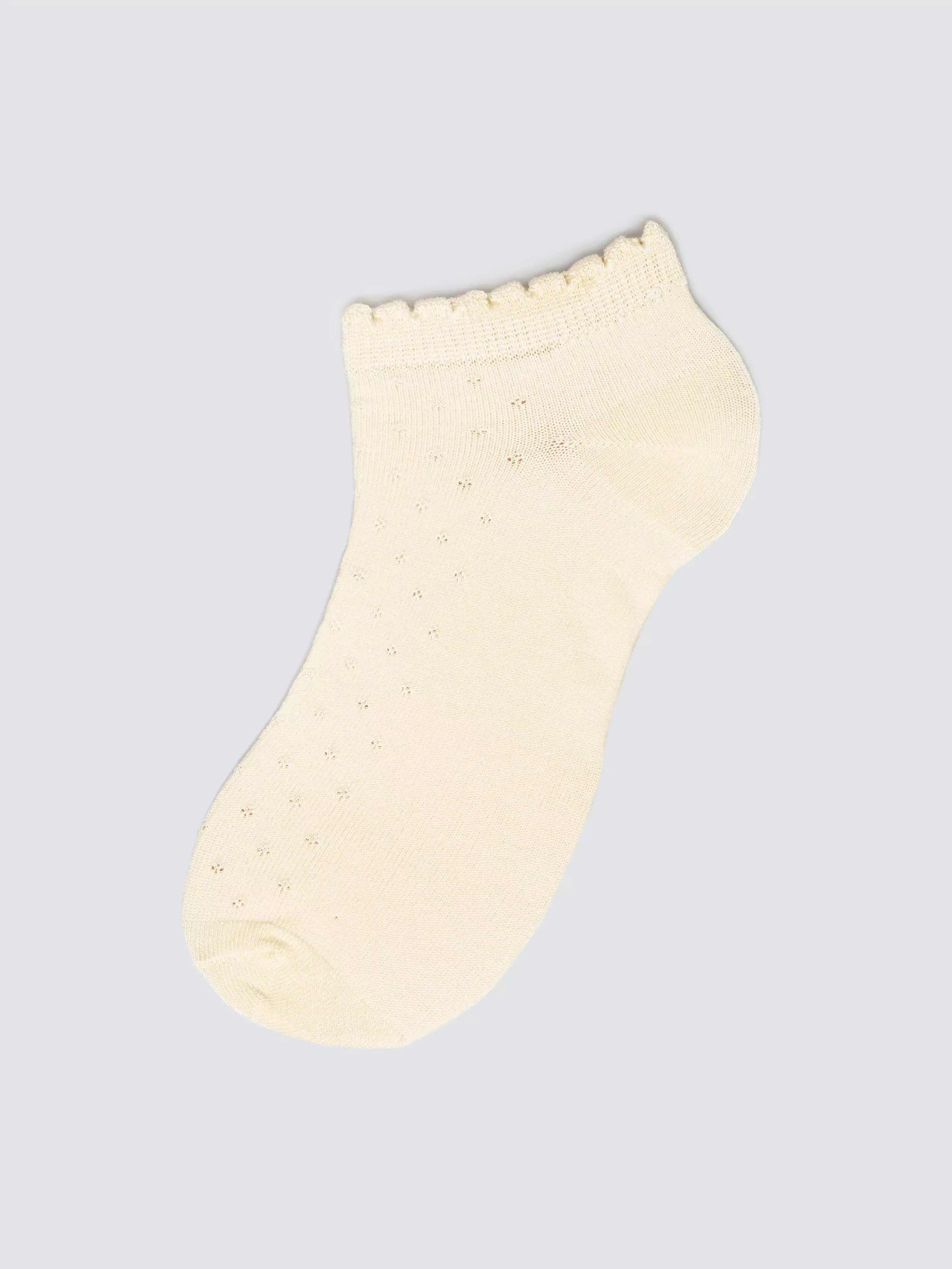 Stopki damskie z ozdobną falbanką z wiskozy białe Casandra 100