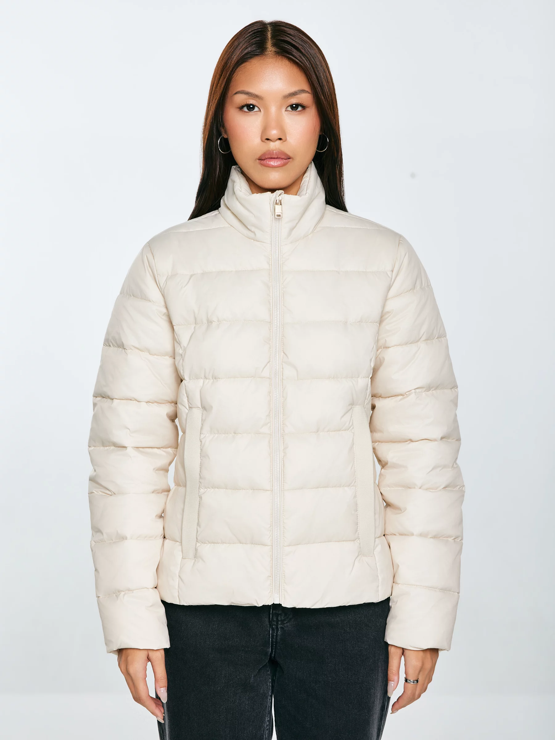 Kurtka damska pikowana ze stójką kremowa Delina 103