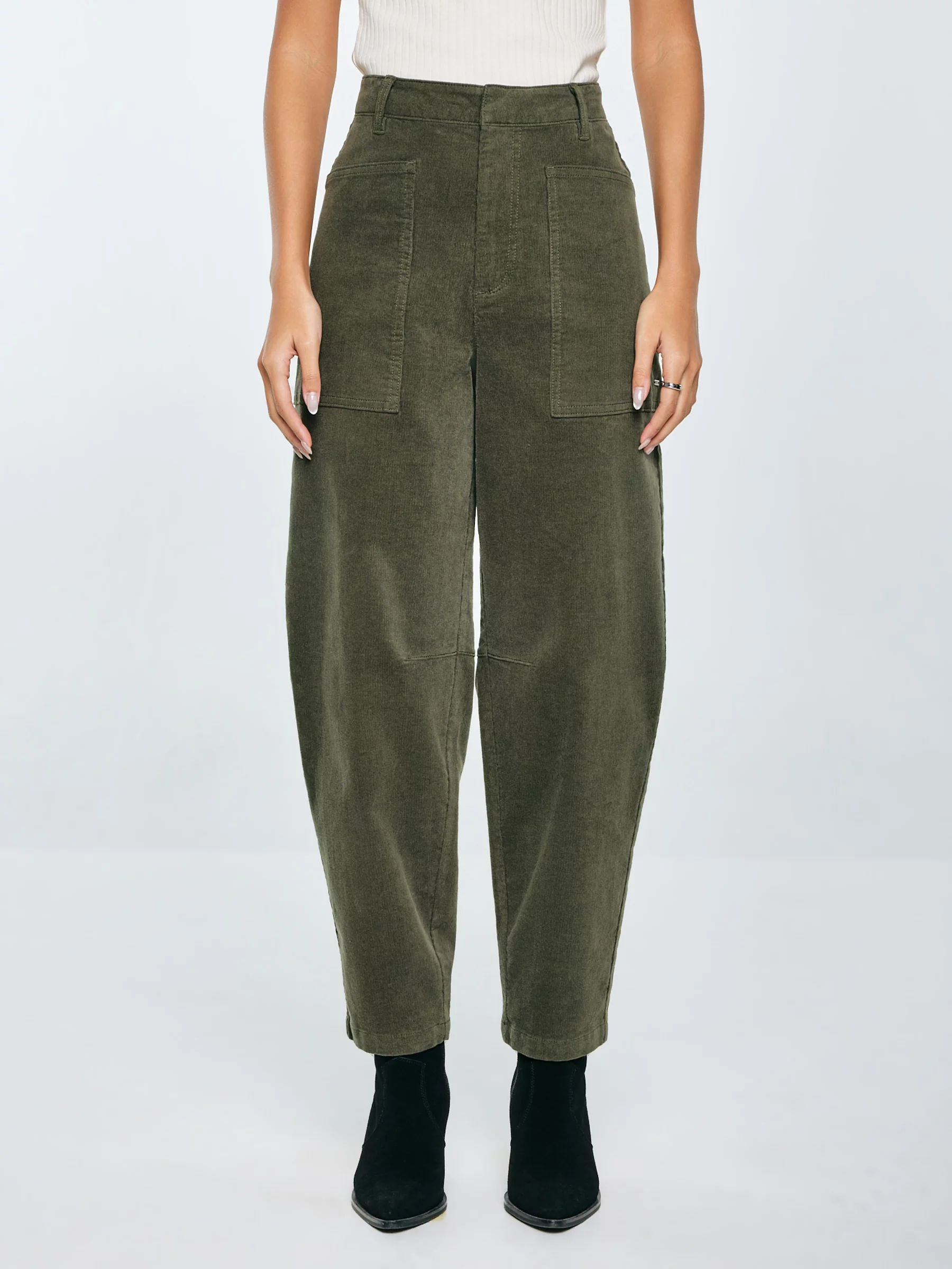 Spodnie damskie sztruks 7/8 z kieszeniami khaki Nadine 303