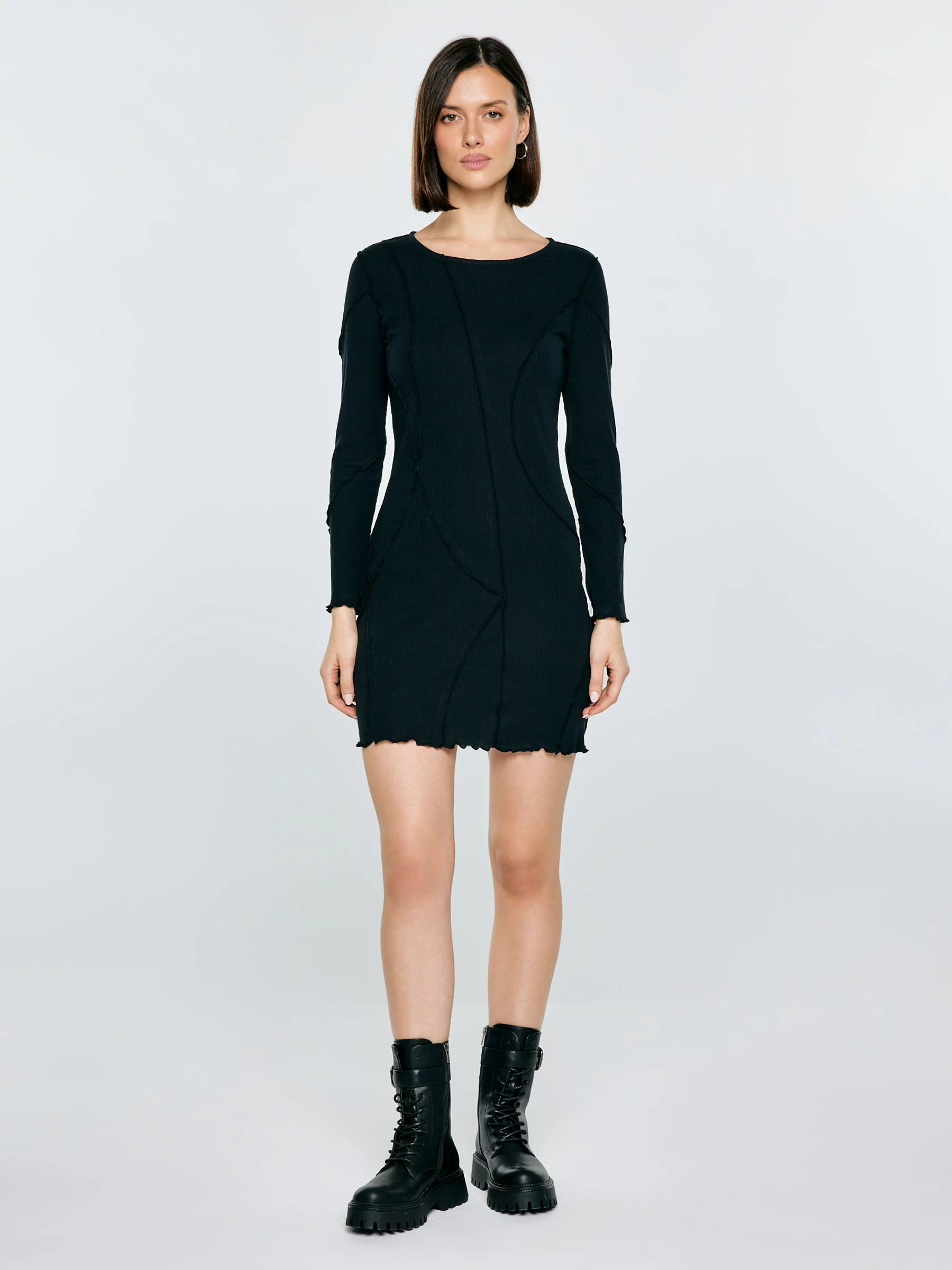 Sukienka damska mini dopasowana czarna Malgosara 906