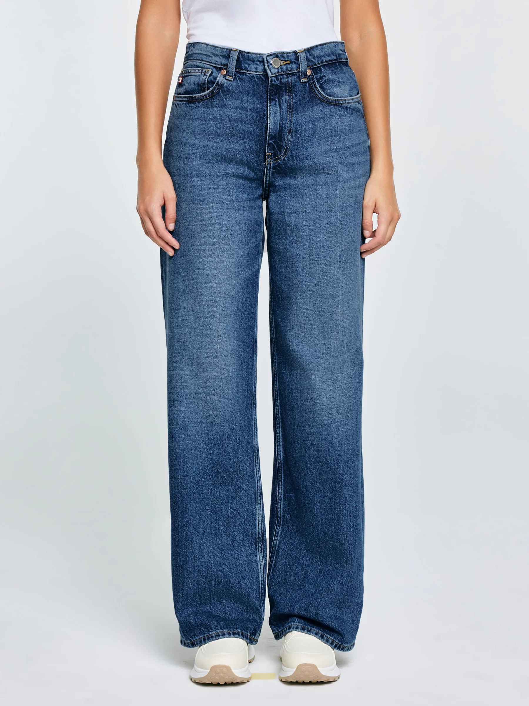 Jeansy damskie z szeroką nogawką niebieskie Atrea 389