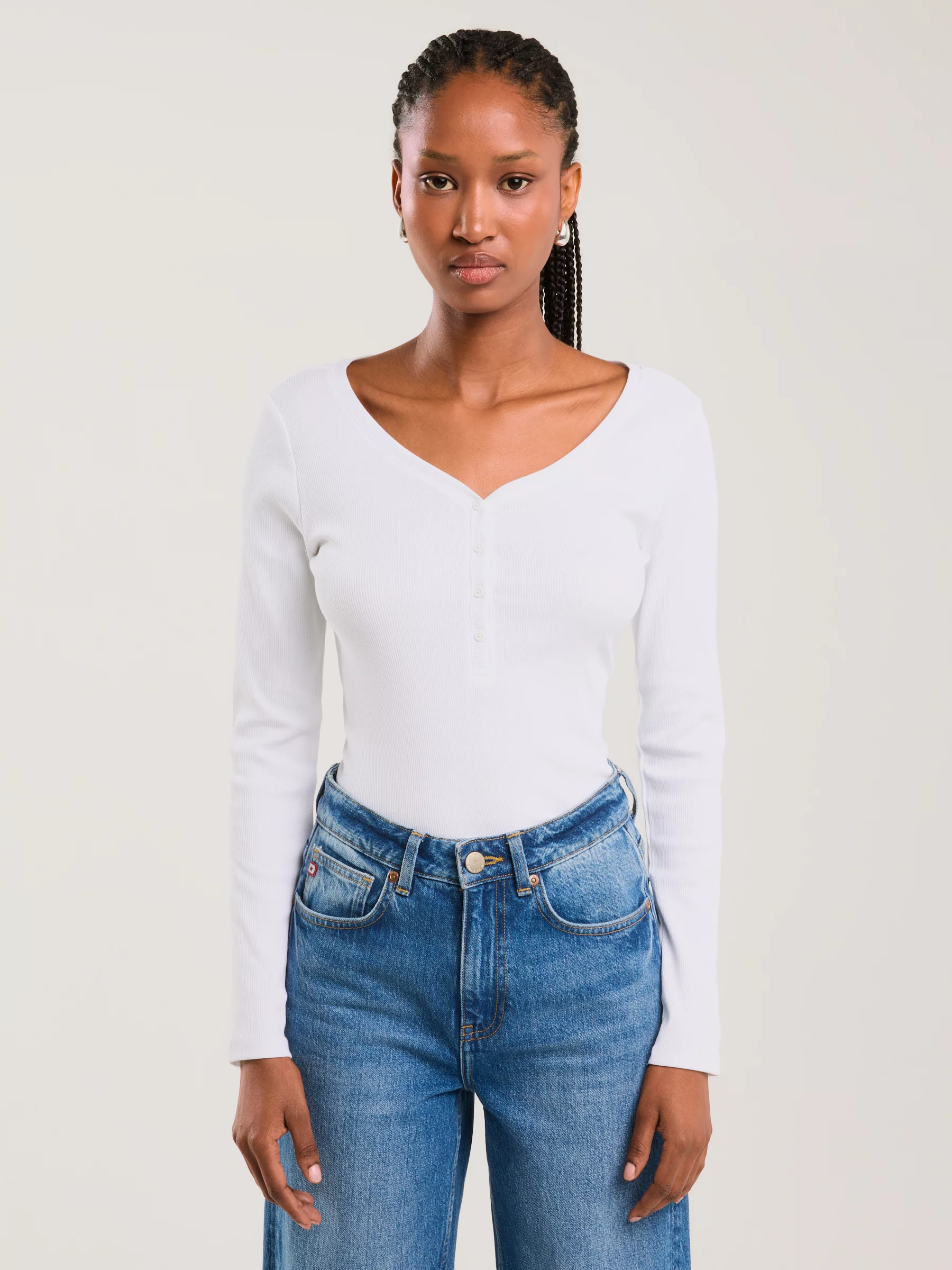 Bluzka damska z prążkowanej dzianiny biała Nathalie 101