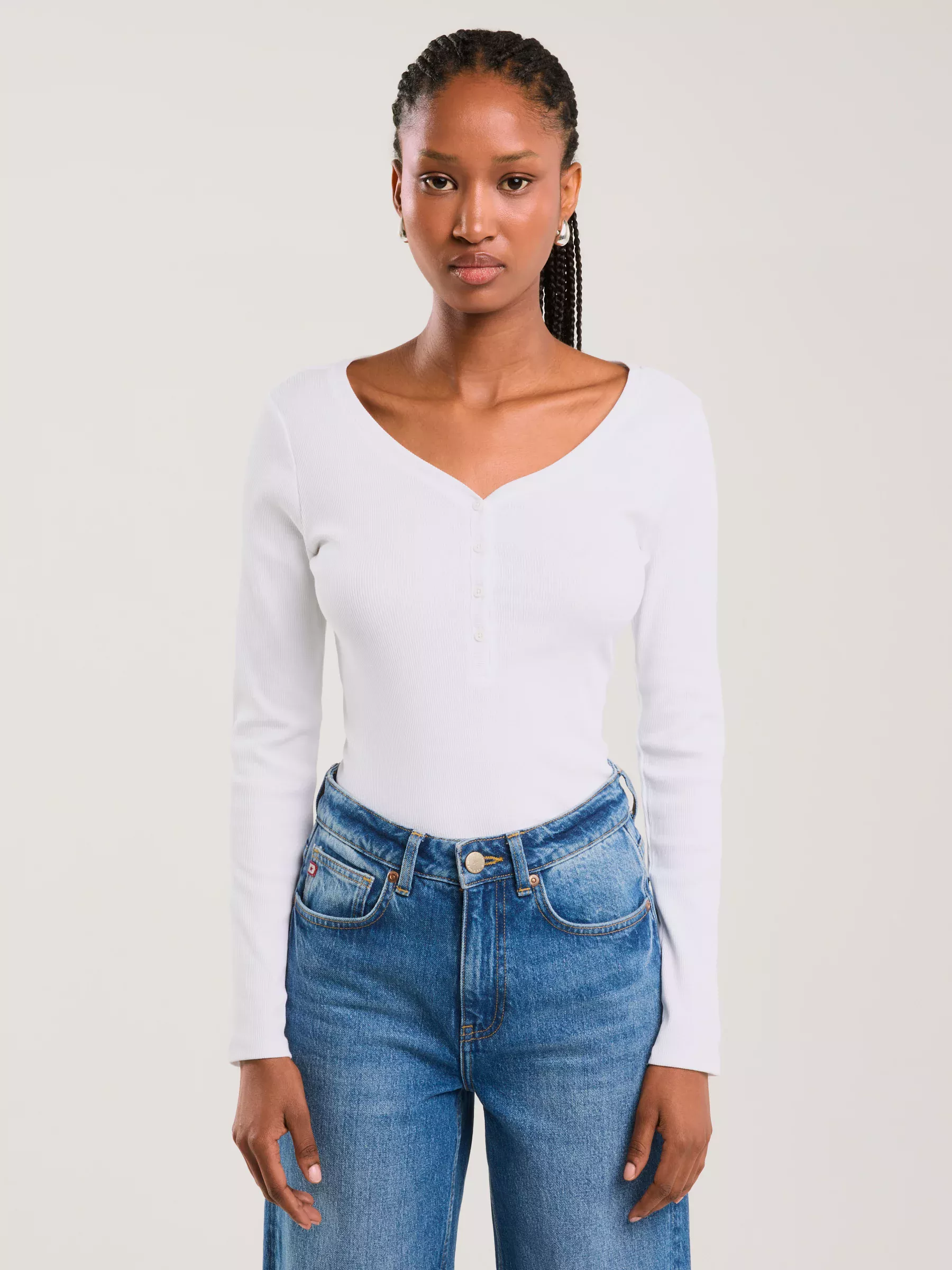 Bluzka damska z prążkowanej dzianiny biała Nathalie 101