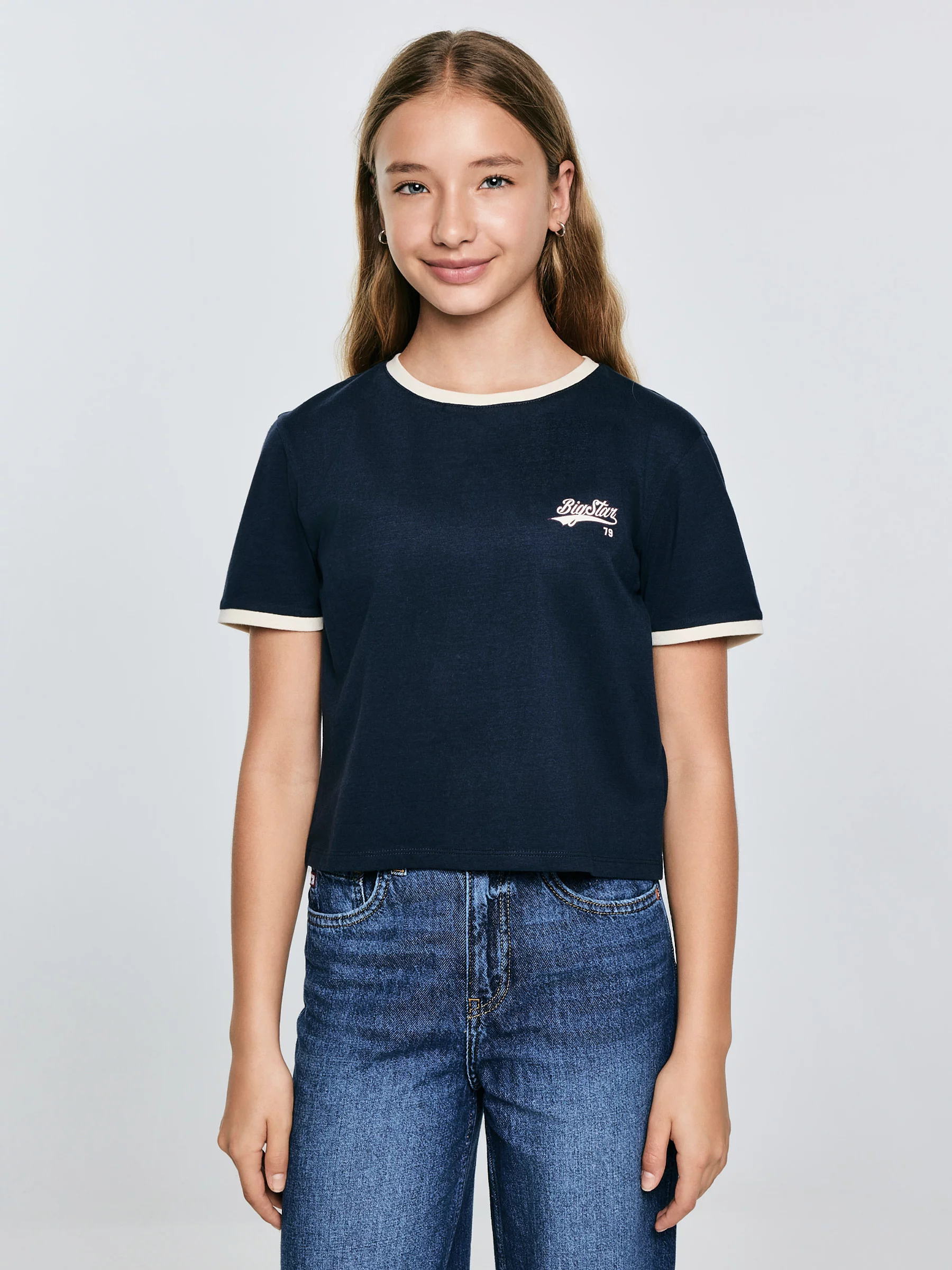 Koszulka dziewczęca z kontrastowym wykoŅczeniem granatowa Kola 403