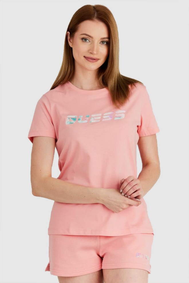 GUESS Brzoskwiniowy t-shirt damski z kolorowym logo, Rozmiar M