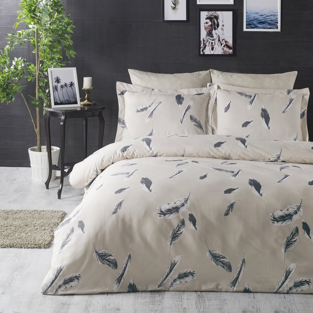 SELSEY Komplet pościeli Boho Feathers 200x220 cm z dwiema poszewkami na poduszkę 50x70 cm i z prześcieradłem