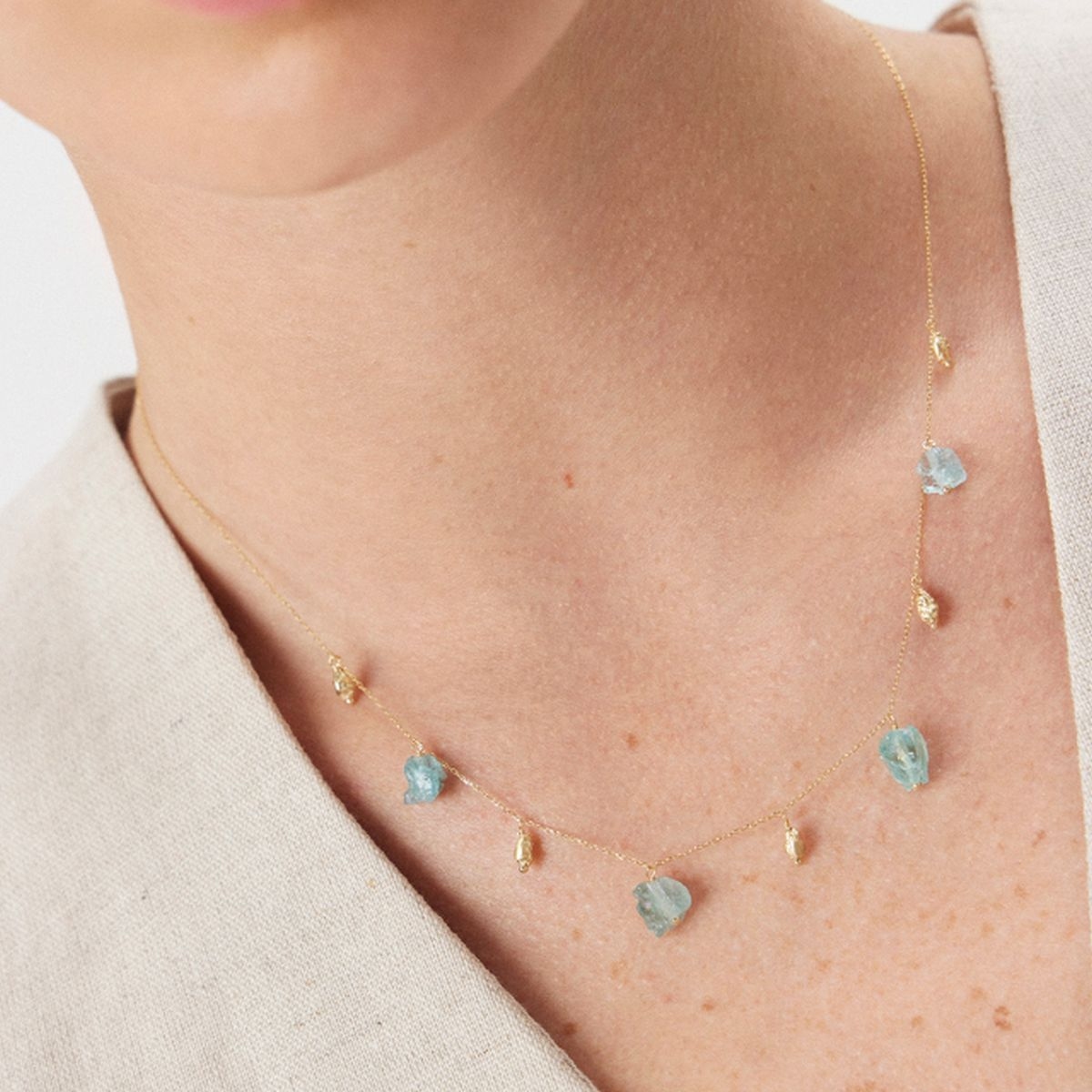 W.KRUK Naszyjnik złoty z niebieskimi apatytami Saint Tropez